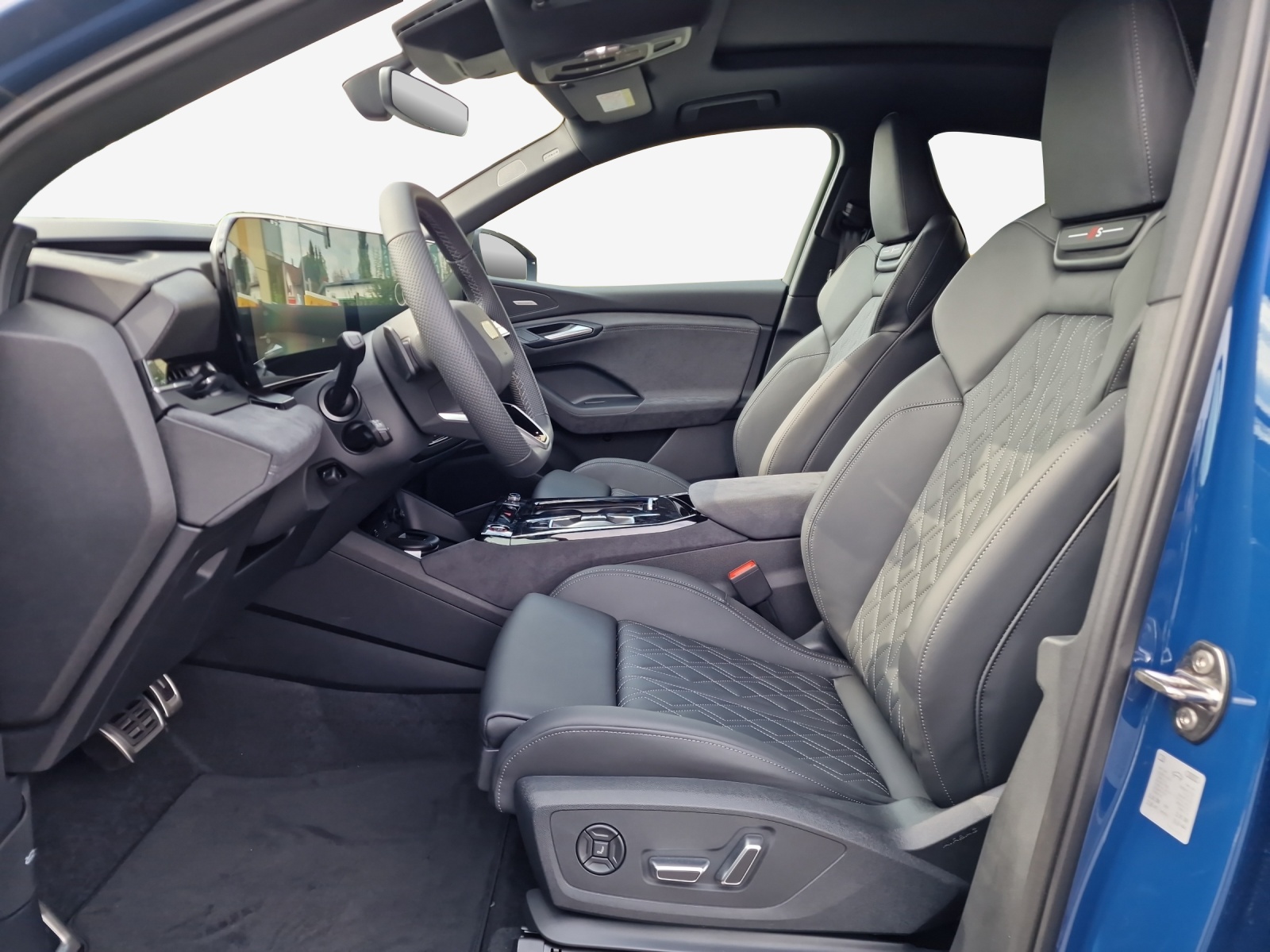 AUDI SQ6 Sportback e-tron quattro-image-7