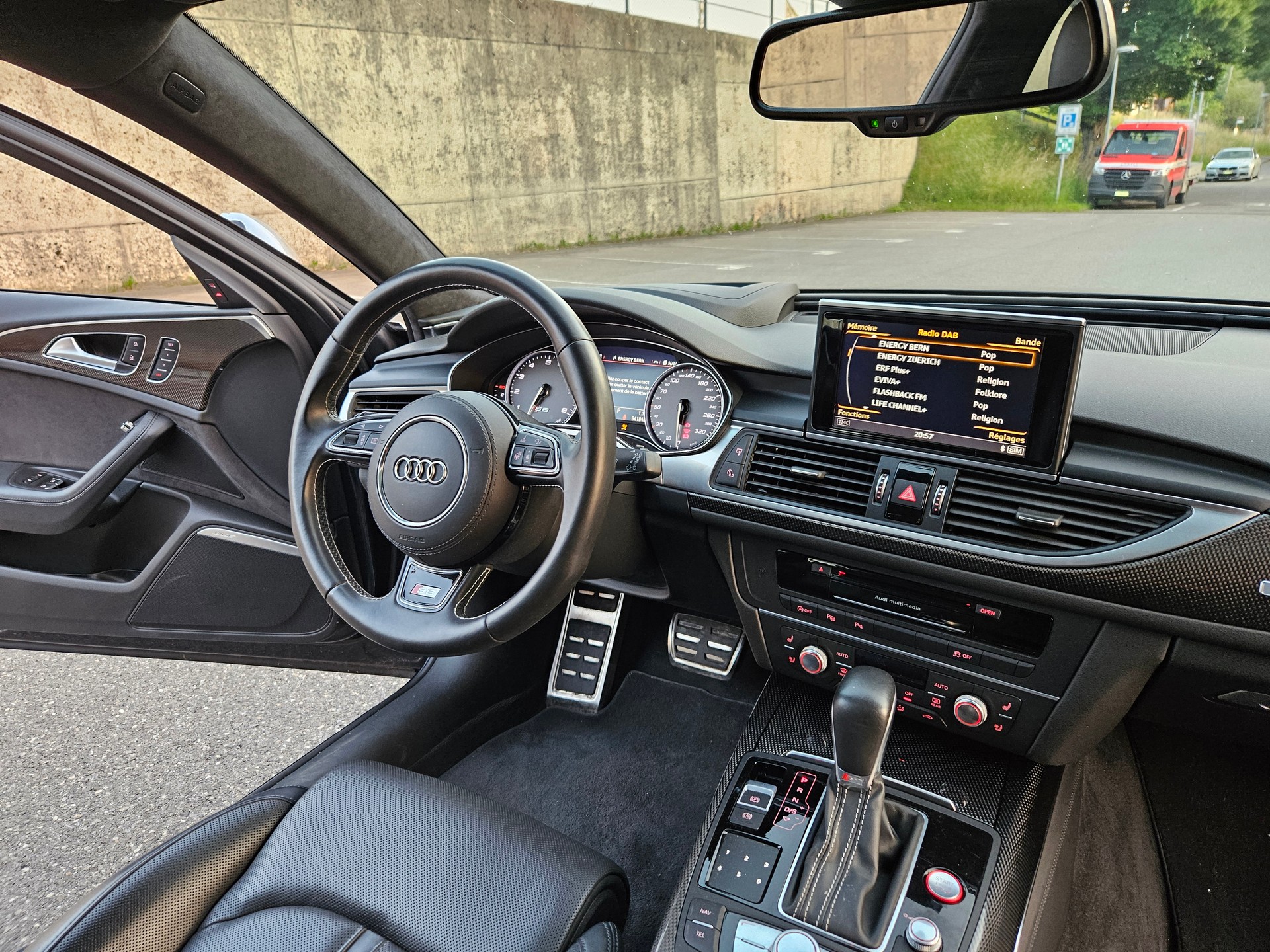 AUDI S6 Avant 4.0 TFSI V8 quattro S-tronic-image-8