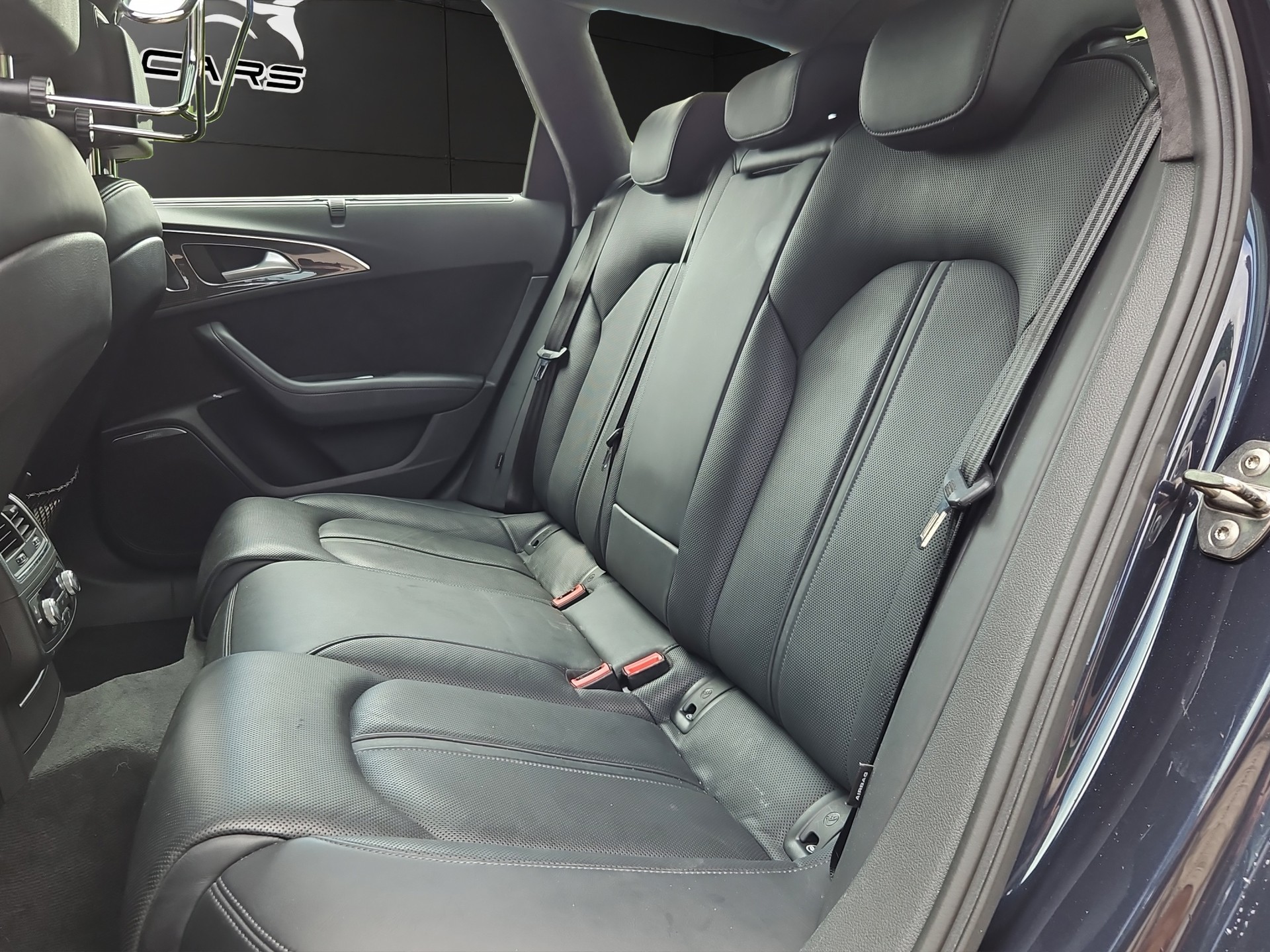 AUDI S6 Avant 4.0 TFSI V8 quattro S-tronic-image-16
