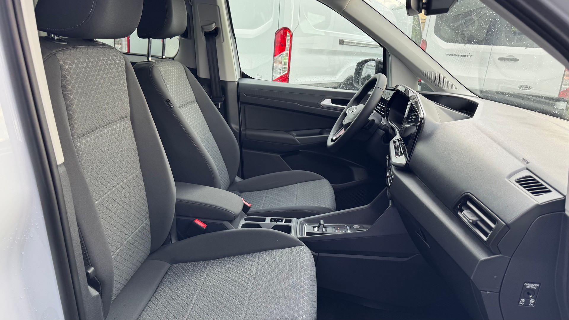 FORD TOURNEO Connect 2.0 EcoBlue 12 Titan./122CV/Aut.-image-9