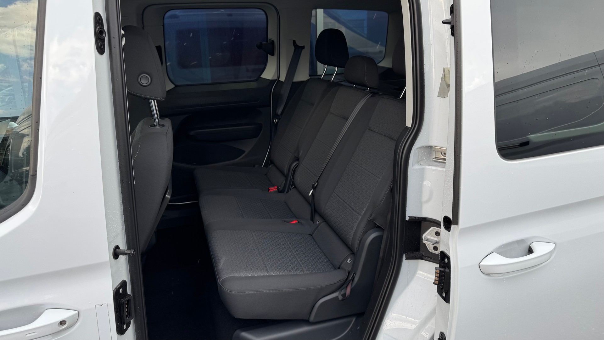 FORD TOURNEO Connect 2.0 EcoBlue 12 Titan./122CV/Aut.-image-11