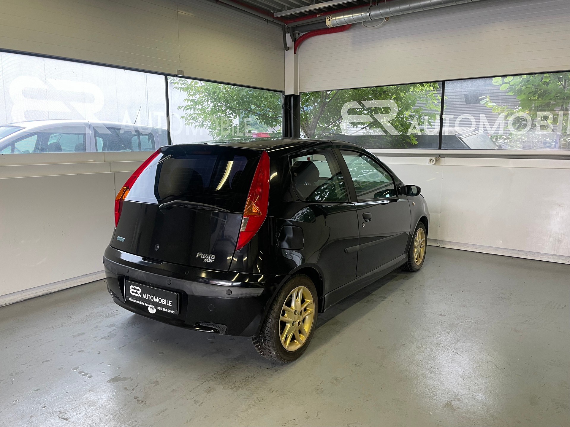 FIAT Punto 1.8 16V HGT-image-2