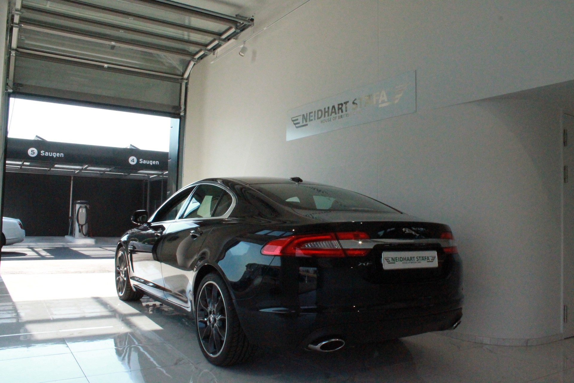 JAGUAR XF 3.0d V6-image-2