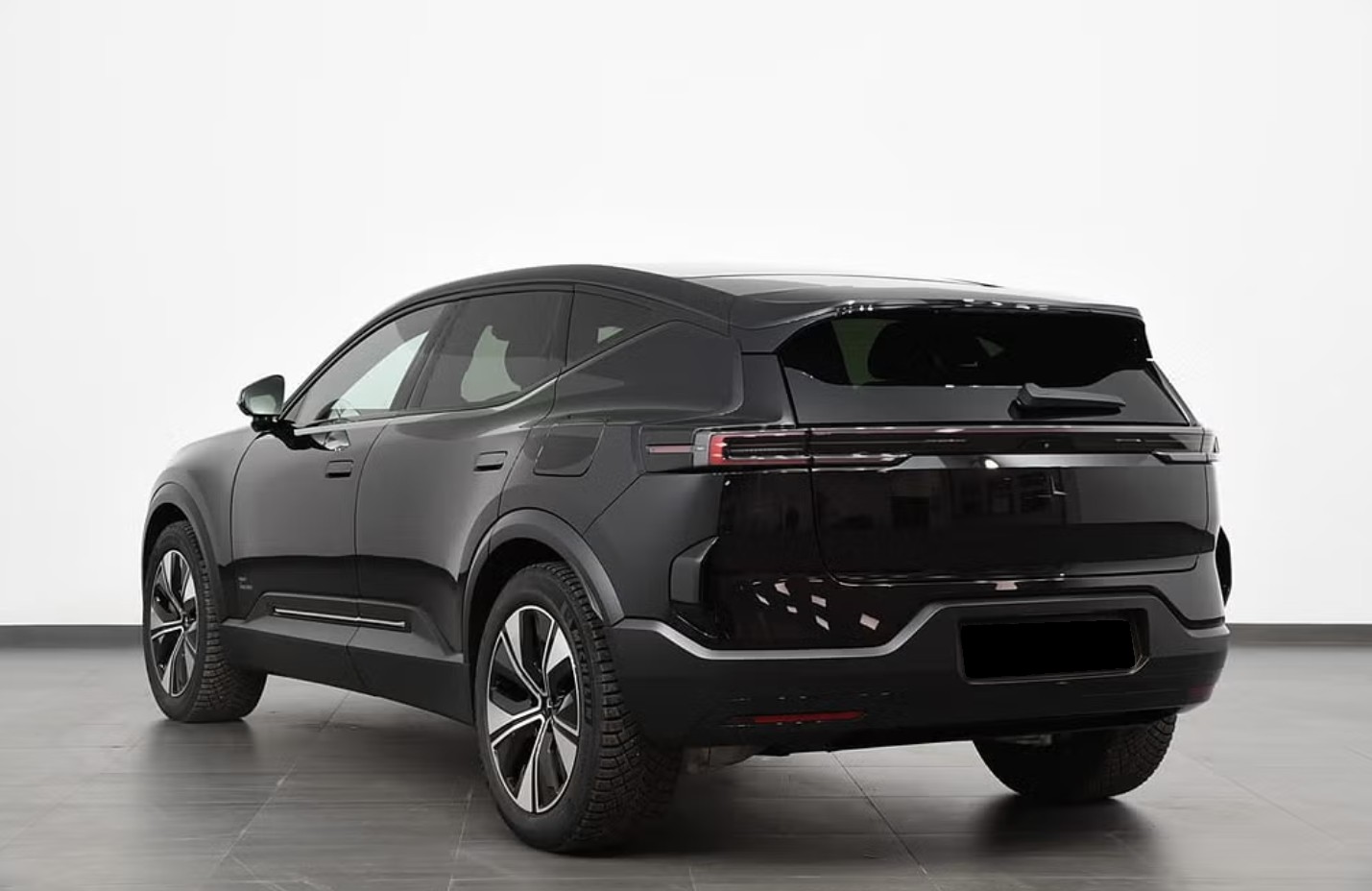 POLESTAR Polestar 3 Long Range Dual 111 kWh MY25-showroom-element-2