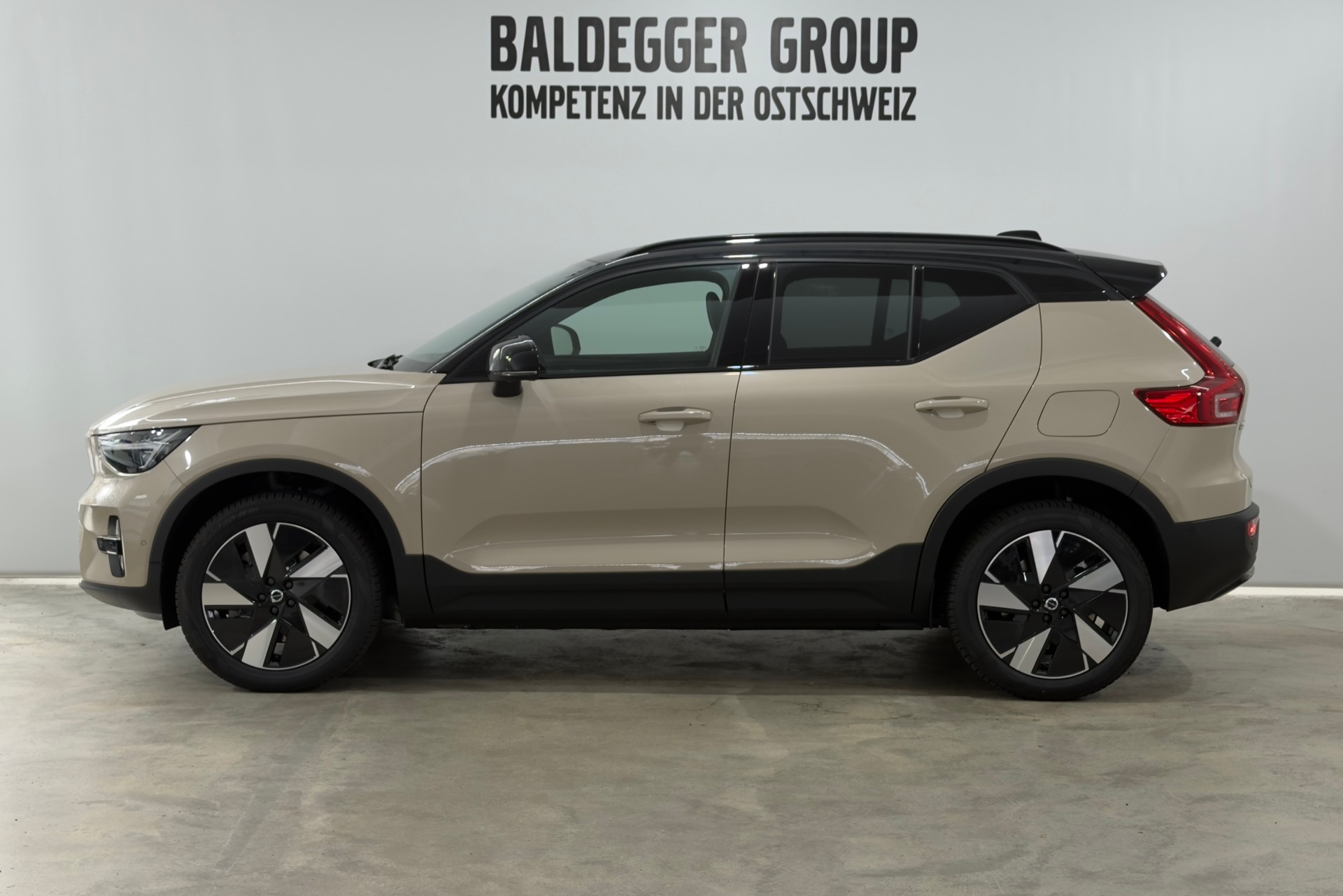 VOLVO EX40 Twin Ultra AWD-showroom-element-1