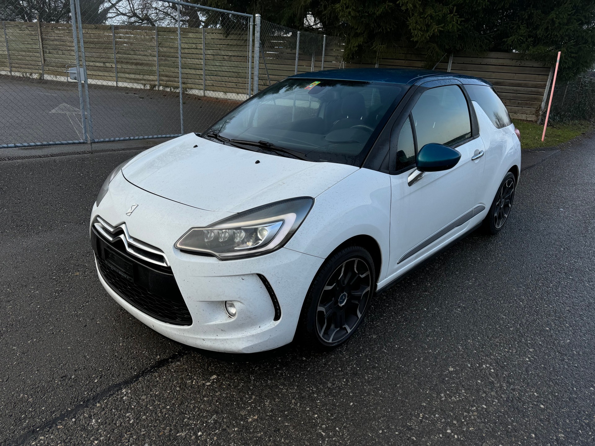 DS AUTOMOBILES DS3 1.2 Pure Tech Red Edition-image-0