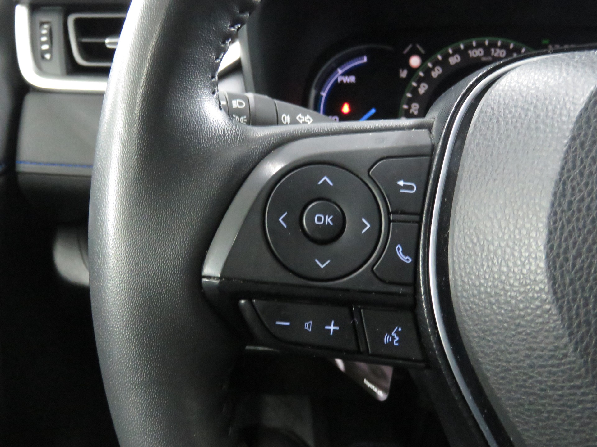 TOYOTA RAV-4 2.5 HSD Premium e-CVT 2WD (Automat)-image-19