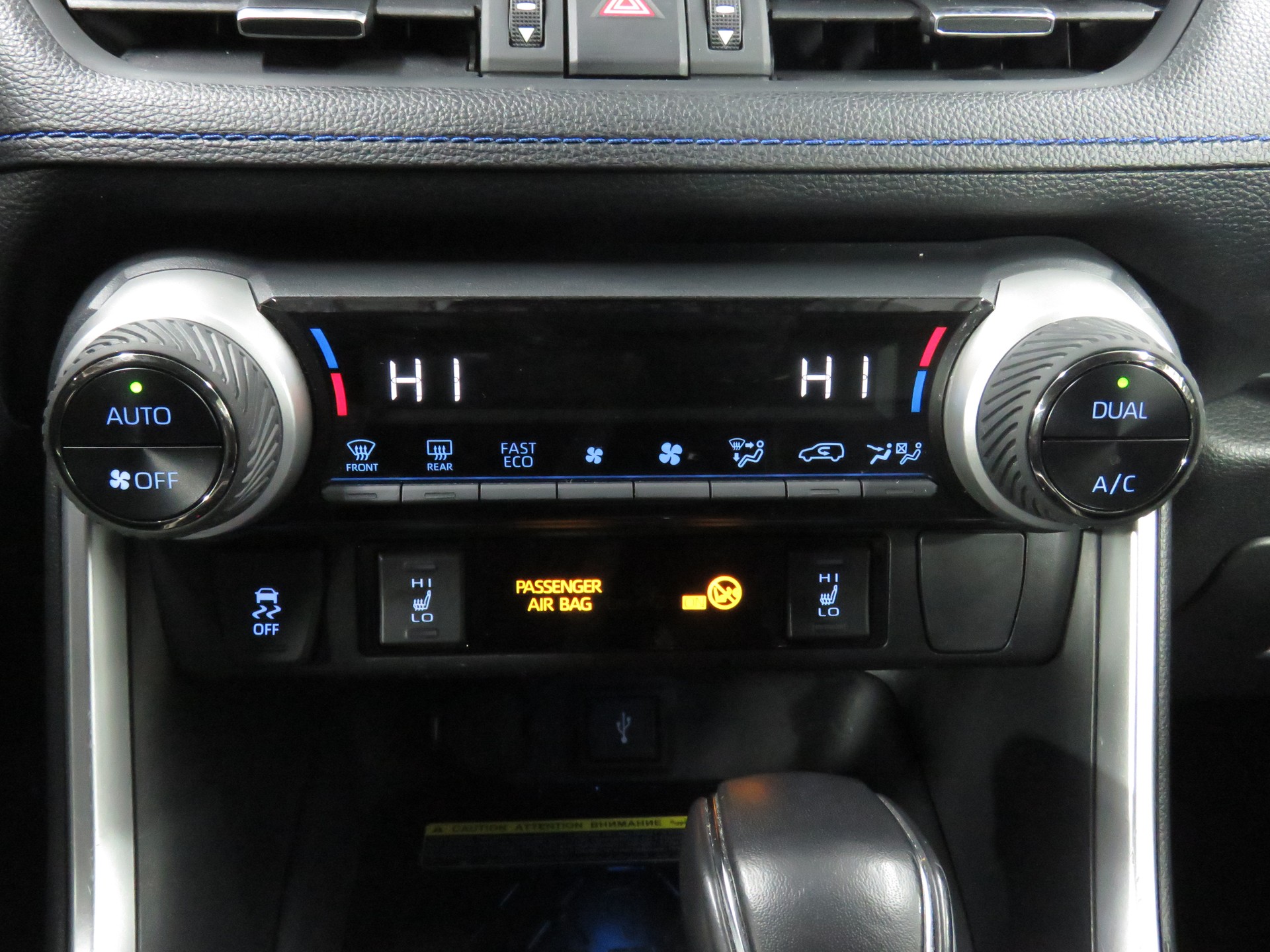 TOYOTA RAV-4 2.5 HSD Premium e-CVT 2WD (Automat)-image-18