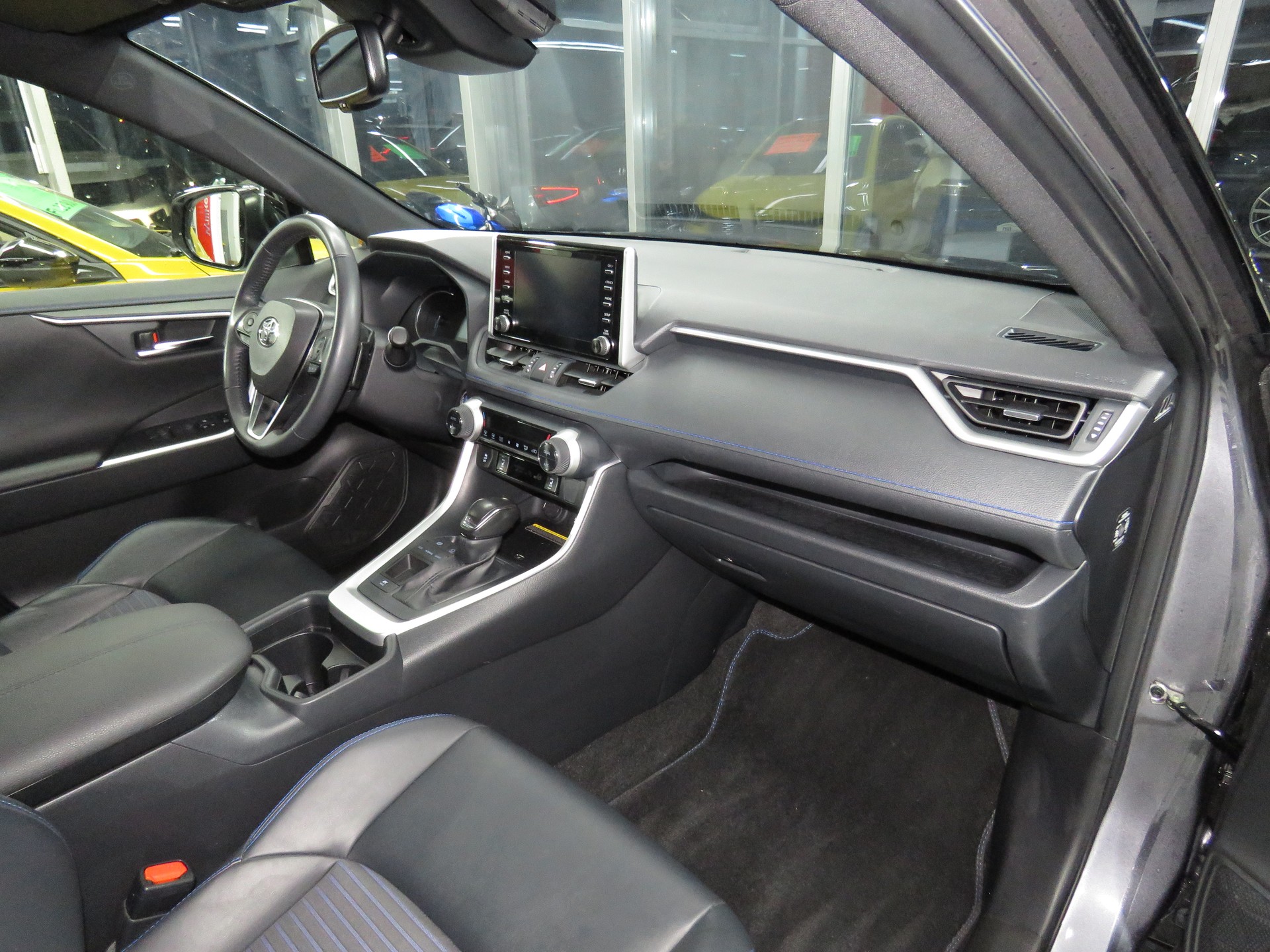 TOYOTA RAV-4 2.5 HSD Premium e-CVT 2WD (Automat)-image-10