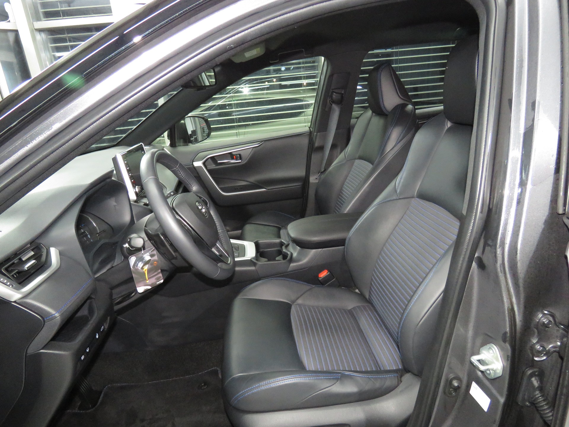 TOYOTA RAV-4 2.5 HSD Premium e-CVT 2WD (Automat)-image-7
