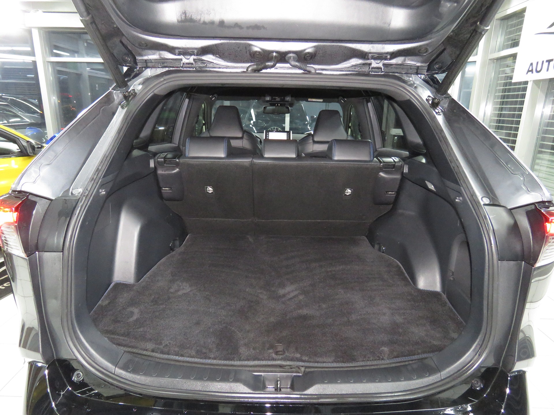 TOYOTA RAV-4 2.5 HSD Premium e-CVT 2WD (Automat)-image-9