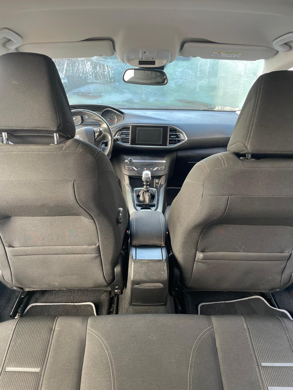 PEUGEOT 308 1.6 THP Allure-image-10