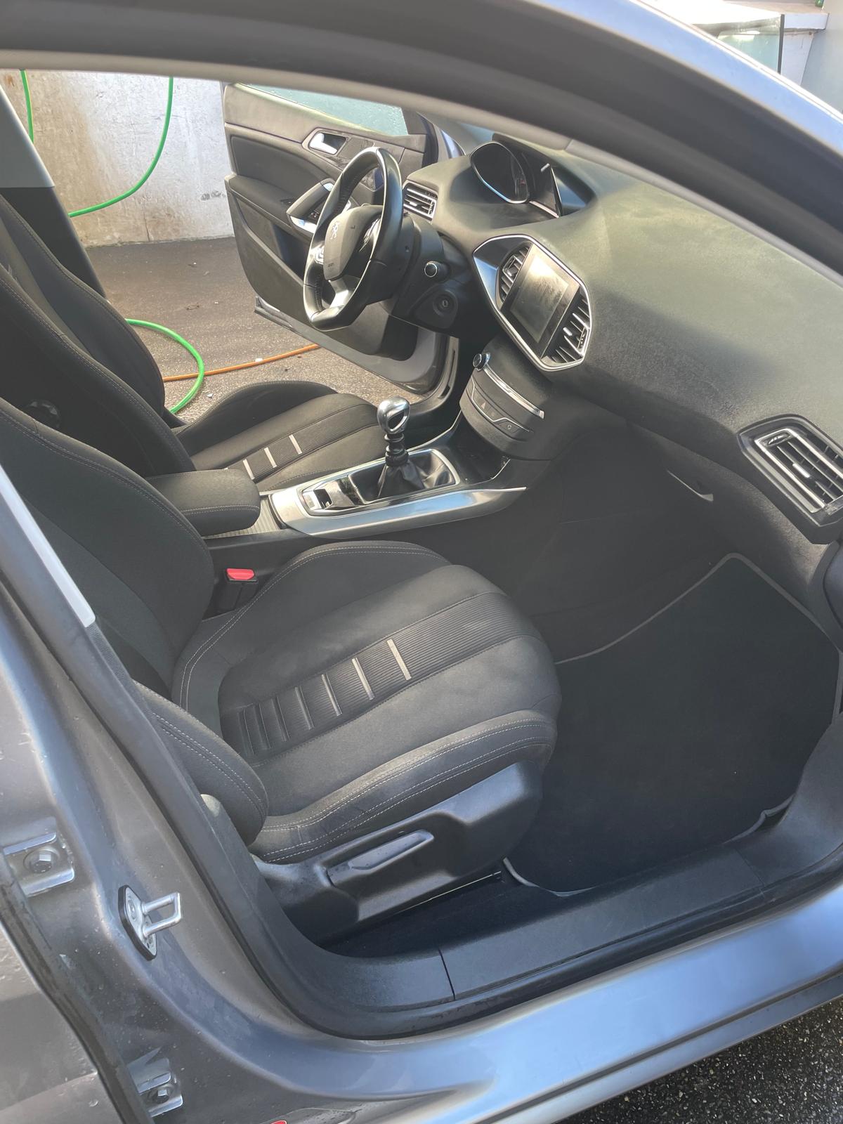 PEUGEOT 308 1.6 THP Allure-image-14