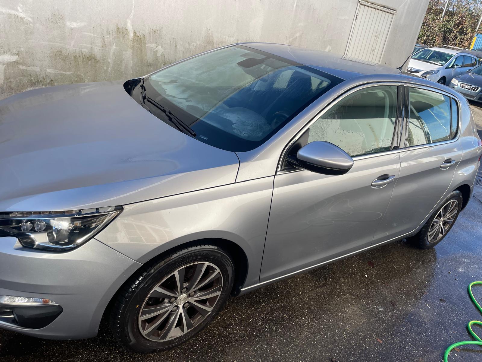 PEUGEOT 308 1.6 THP Allure-image-1