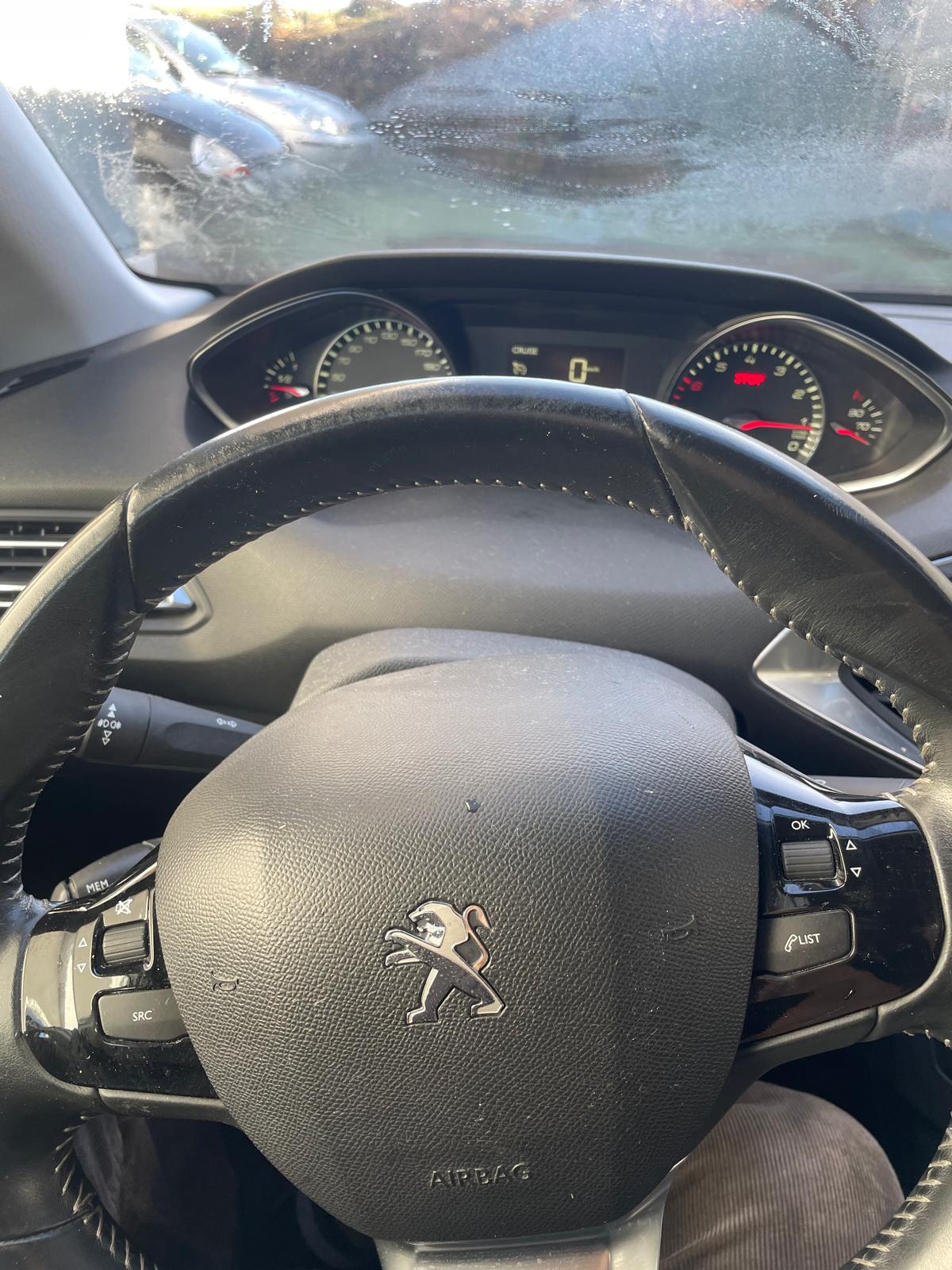 PEUGEOT 308 1.6 THP Allure-image-7