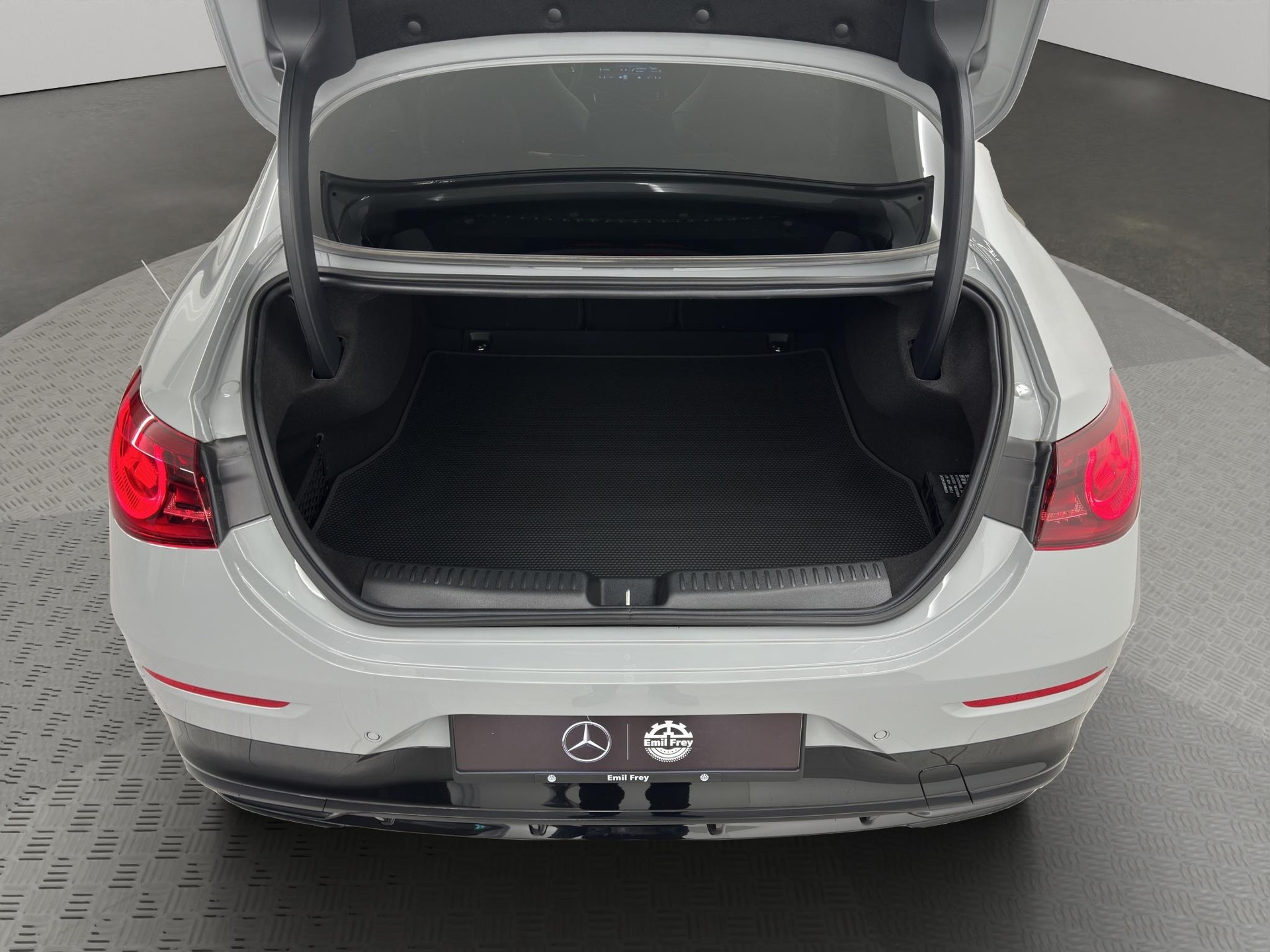 MERCEDES-BENZ CLA 350 AMG Line 4matic-image-4