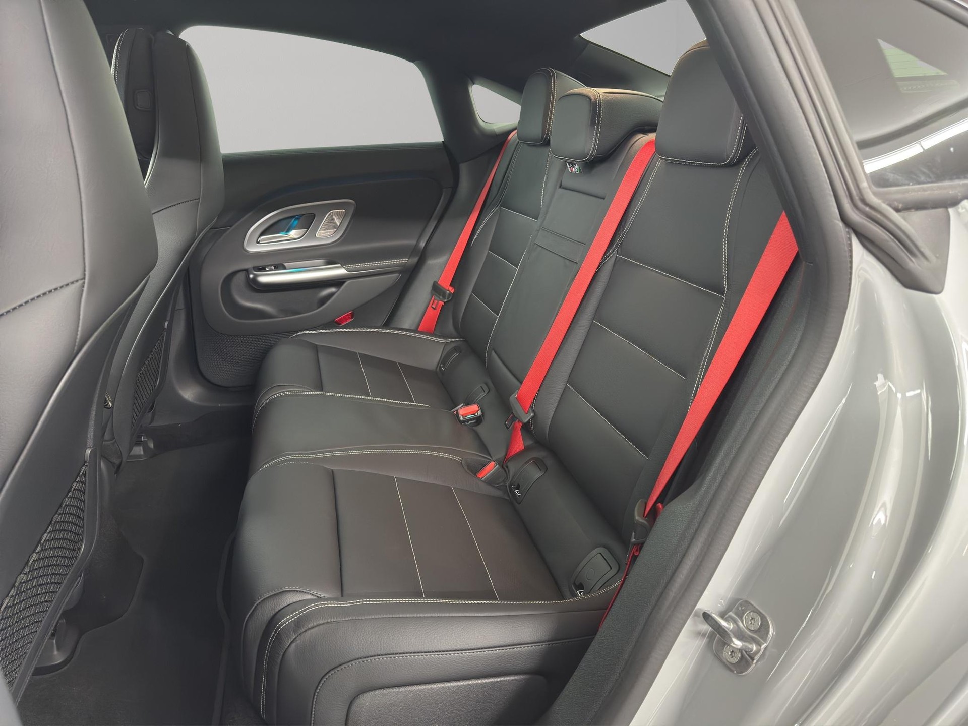 MERCEDES-BENZ CLA 350 AMG Line 4matic-image-7