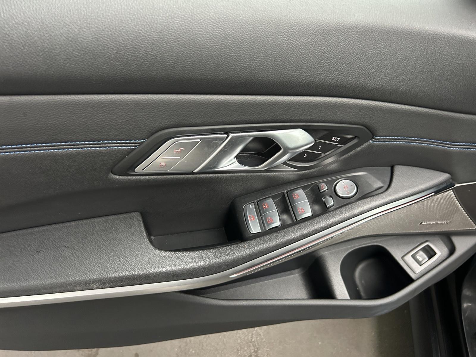 BMW M340i xDrive-image-15