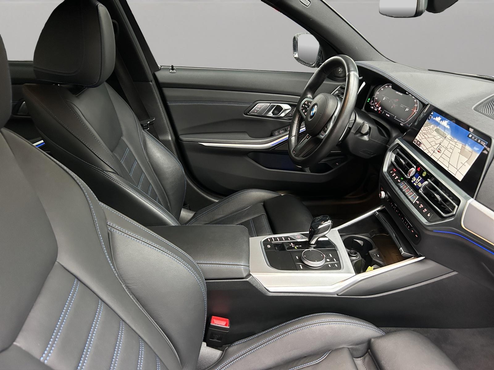BMW M340i xDrive-image-11