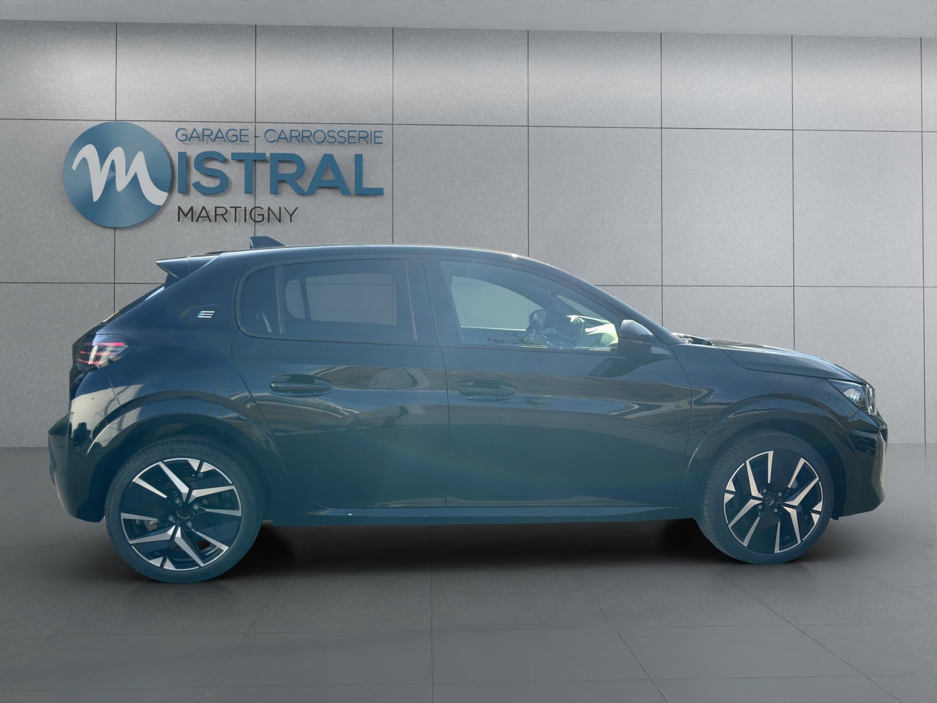 PEUGEOT 208 e-GT-image-5