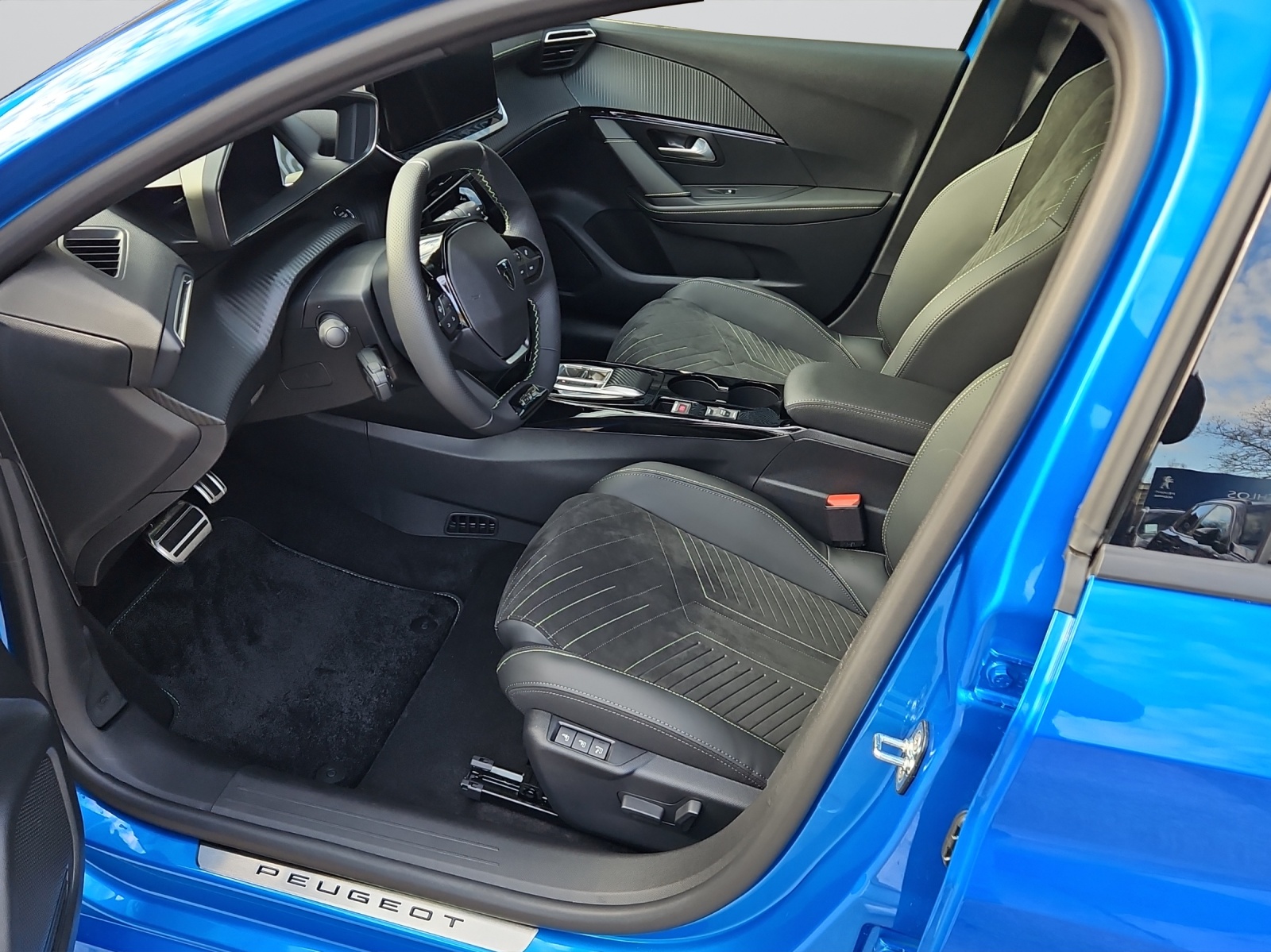 PEUGEOT 208 NEW Elektrik 115kW GT-image-4