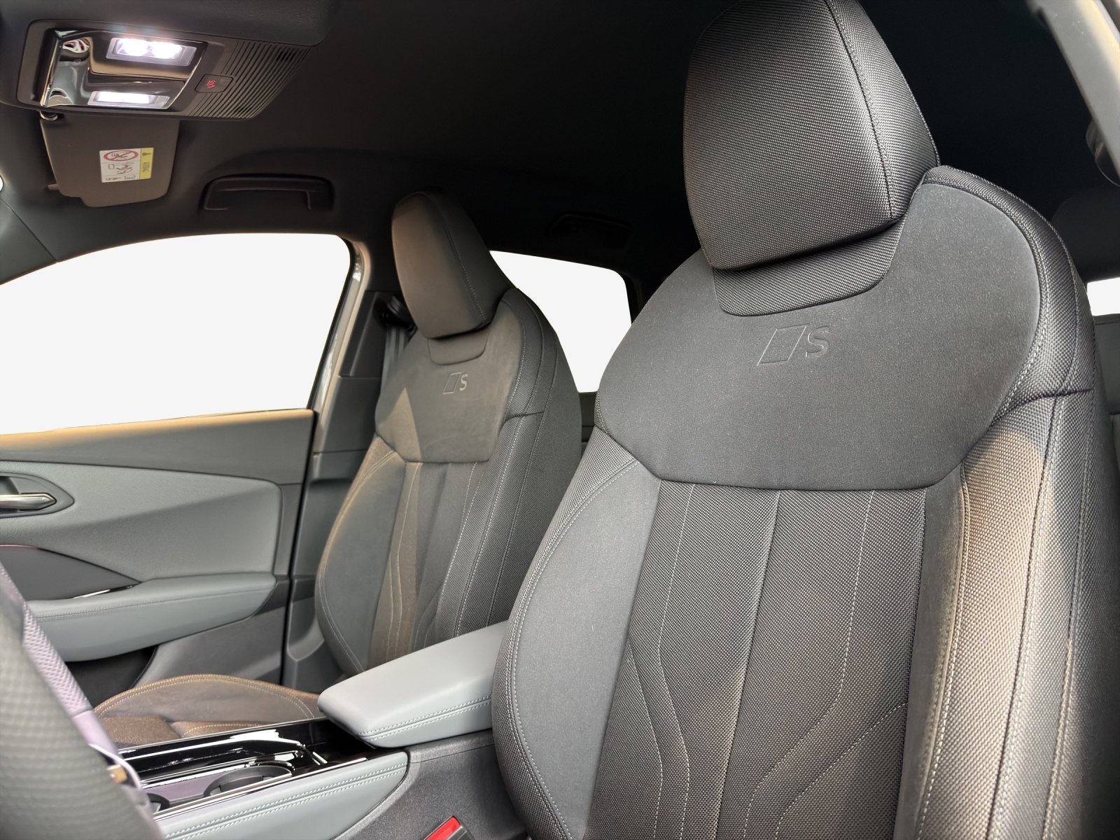 AUDI Q3 SUV 110 kW TFSI S tronic-image-13