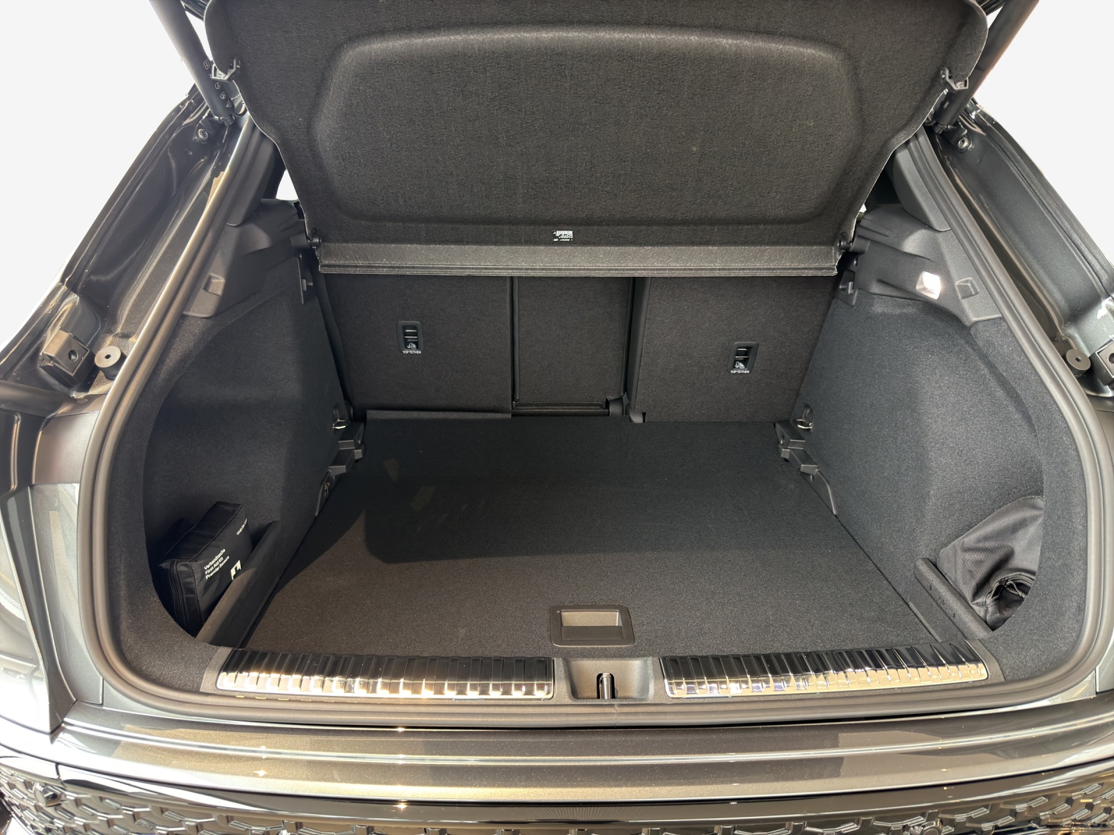 AUDI Q3 SUV 110 kW TFSI S tronic-image-11