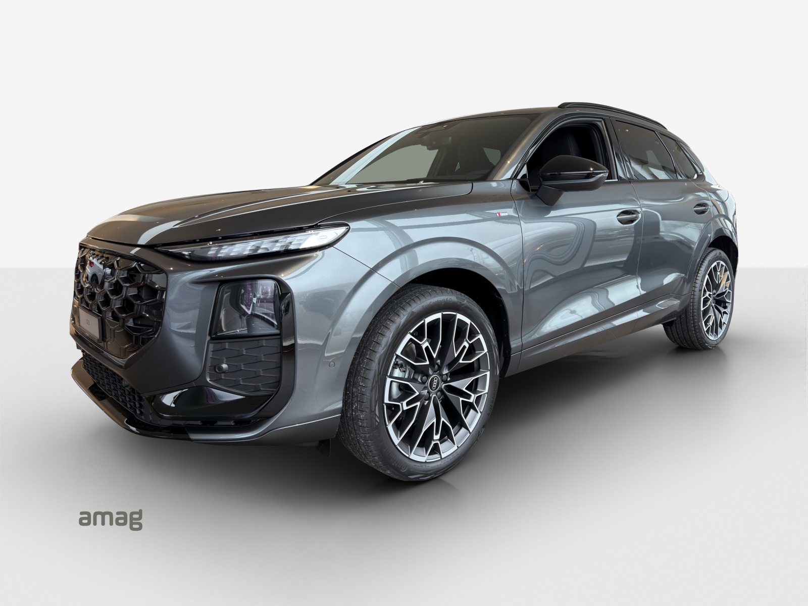 AUDI Q3 SUV 110 kW TFSI S tronic-image-0
