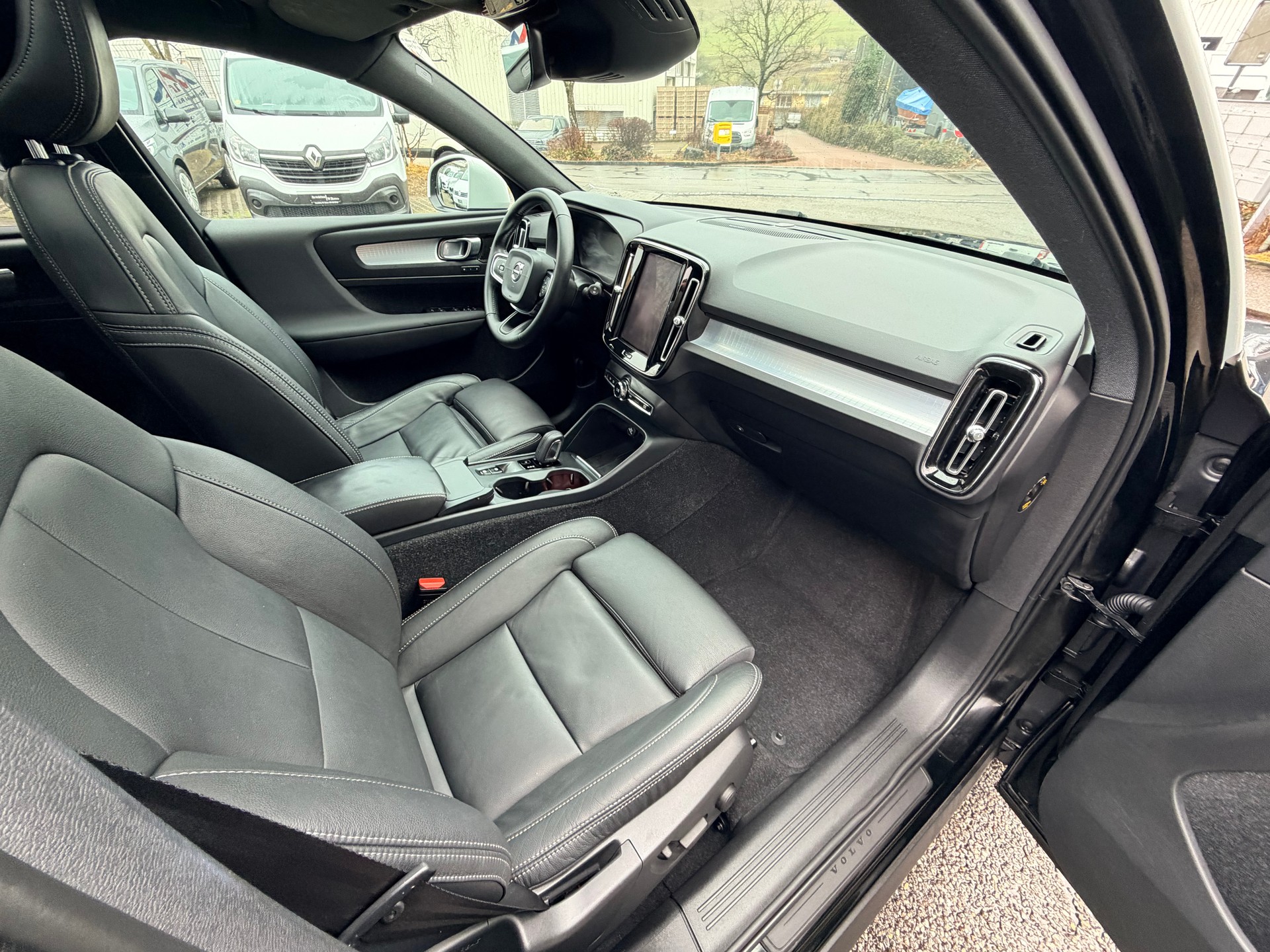 VOLVO XC40 T3 XCITE Geartronic-image-9
