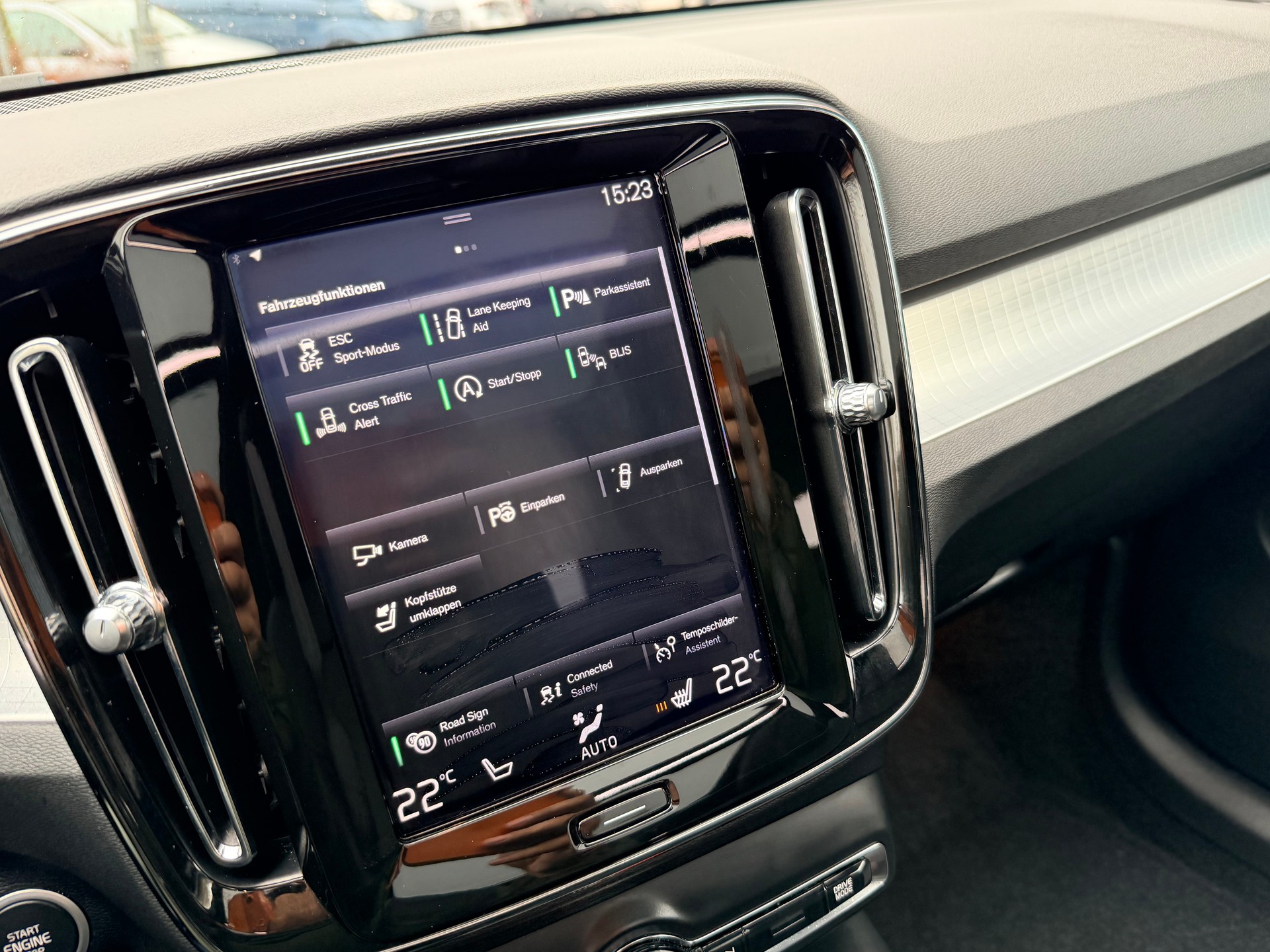 VOLVO XC40 T3 XCITE Geartronic-image-15