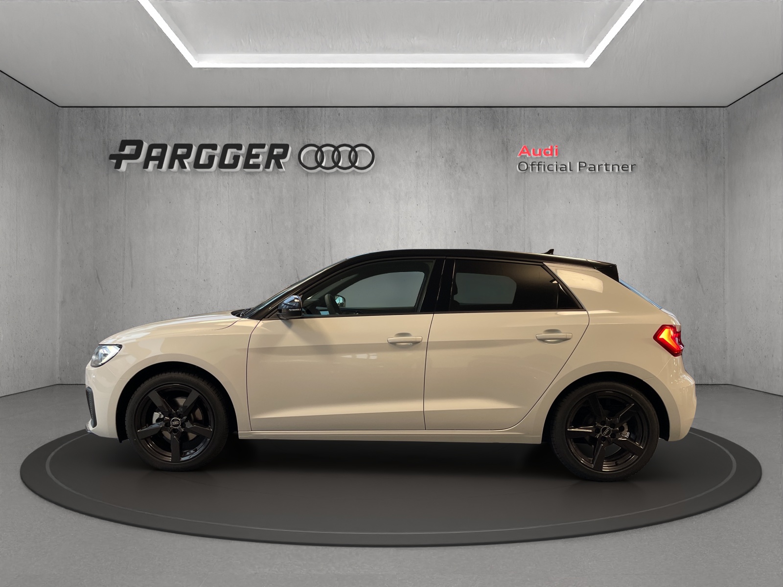 AUDI A1 Sportback 30 TFSI Attraction S-tronic-image-2