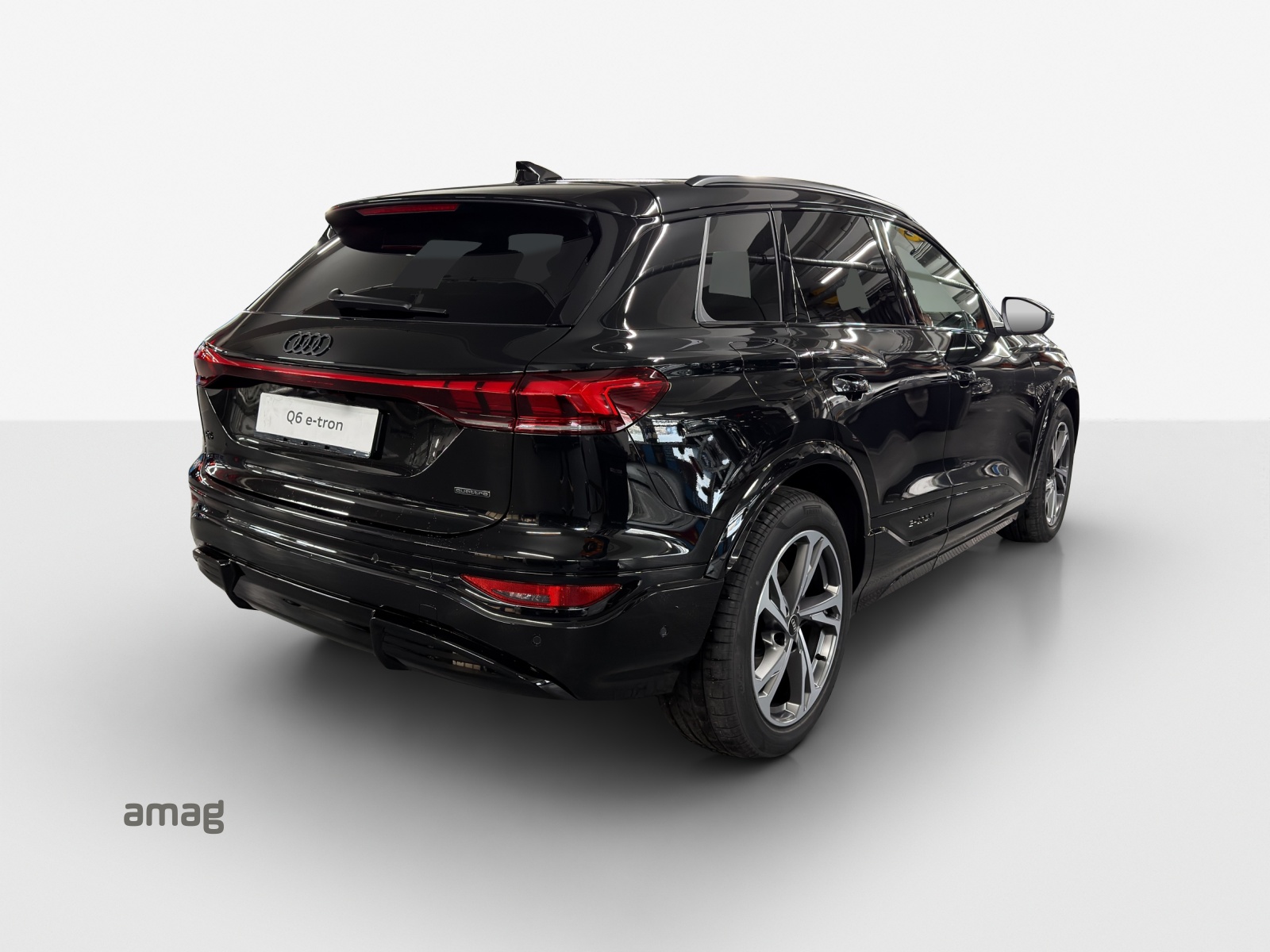 AUDI Q6 e-tron quattro-image-4
