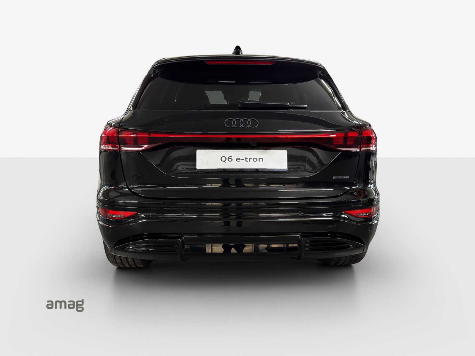 AUDI Q6 e-tron quattro-image-3