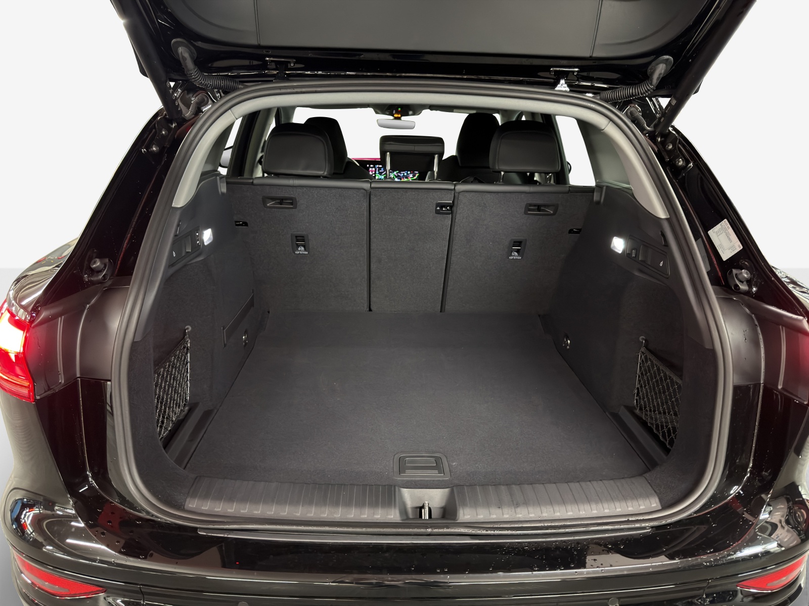 AUDI Q6 e-tron quattro-image-12