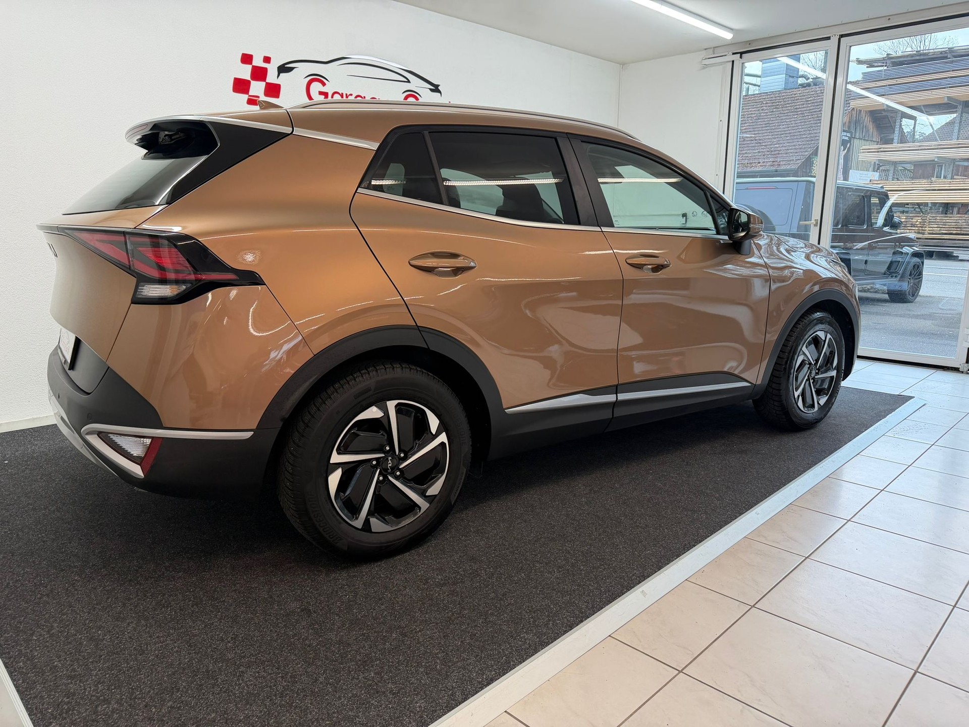 KIA Sportage 1.6 T-GDi Style-showroom-element-3