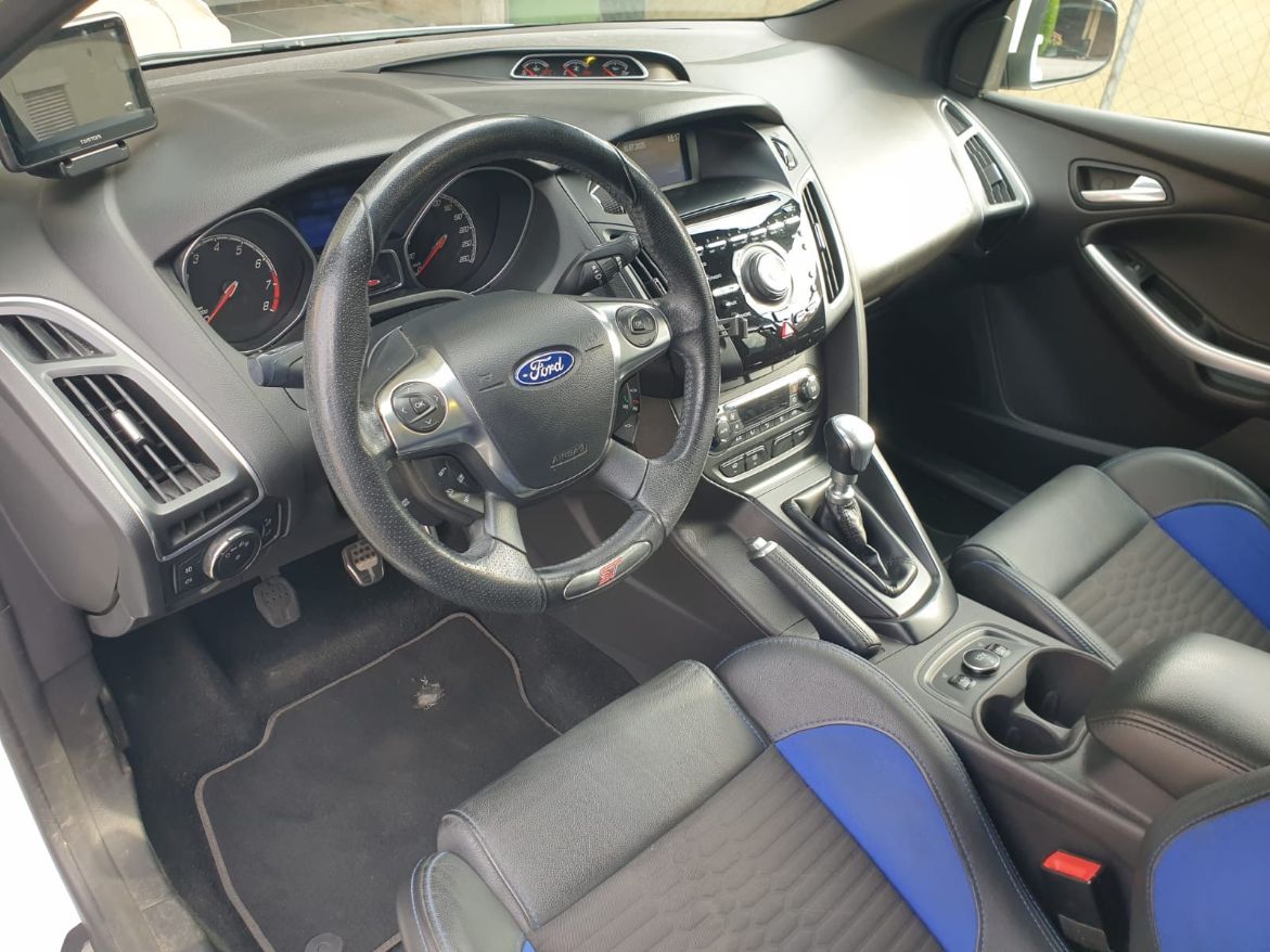 FORD Focus 2.0 SCTi ST-1-image-1