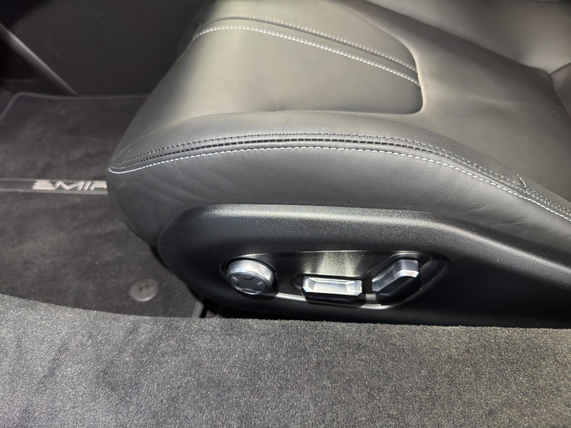 LOTUS Emira 2.0 I4 First Edition-image-12