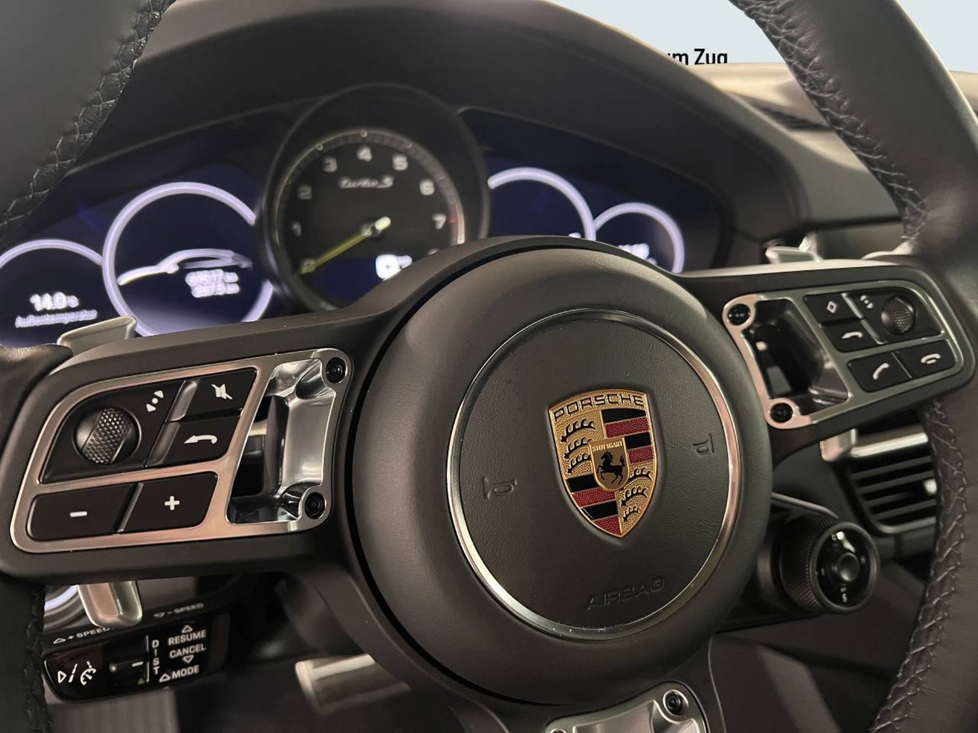 PORSCHE Cayenne Turbo S E-Hybrid Coupé-image-15