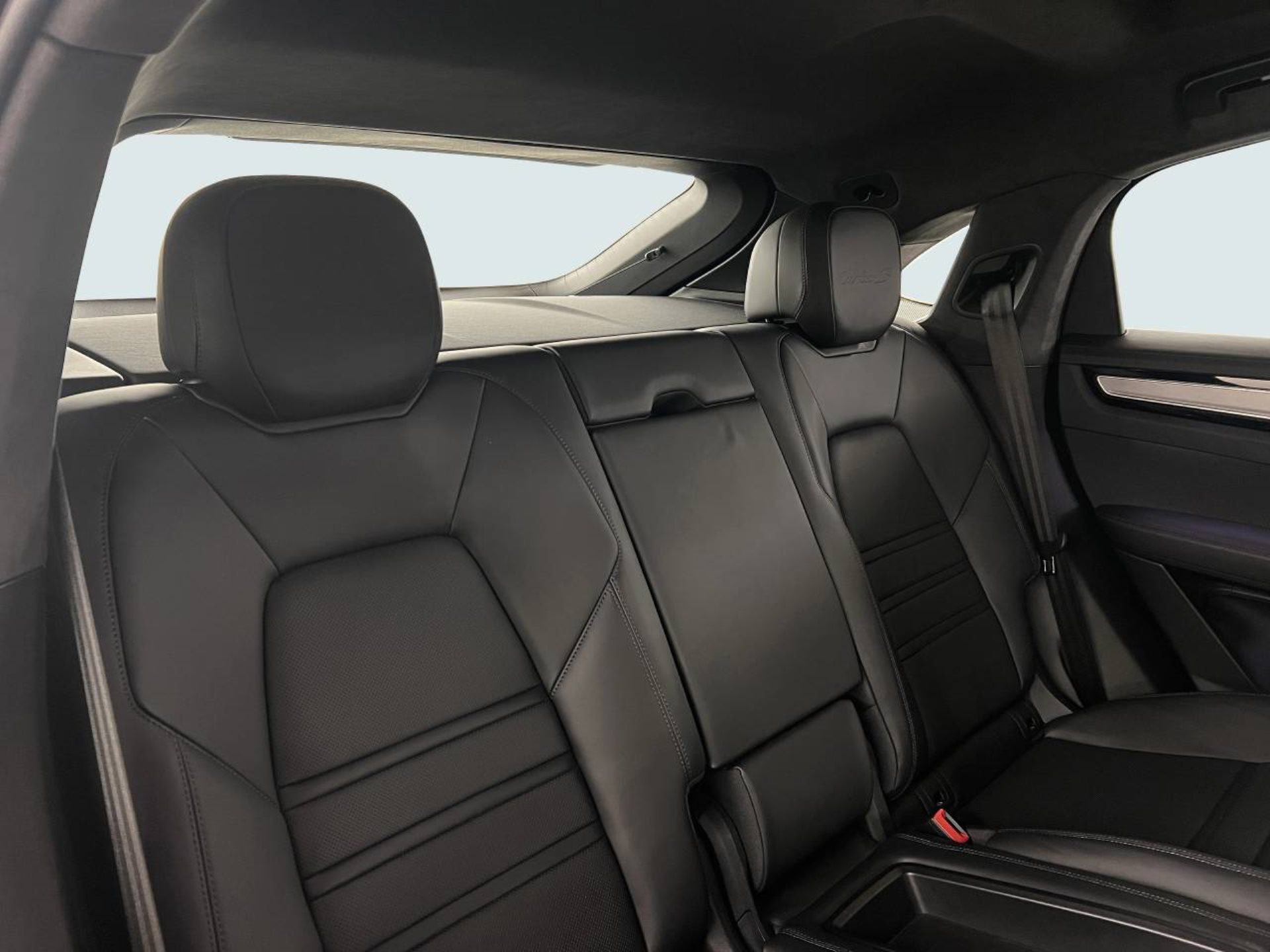 PORSCHE Cayenne Turbo S E-Hybrid Coupé-image-23