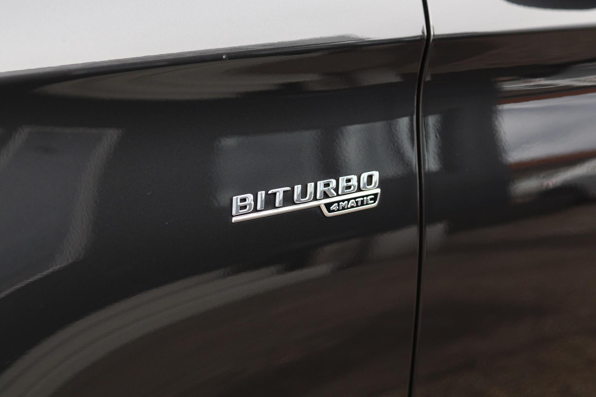 MERCEDES-BENZ GLC 43 AMG 4m-showroom-element-2