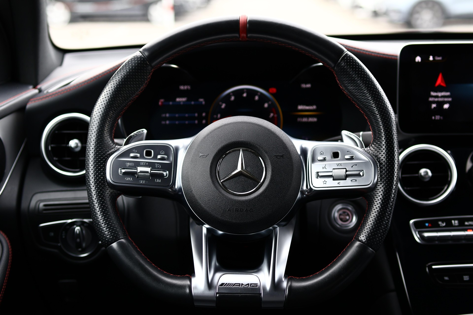 MERCEDES-BENZ GLC 43 AMG 4m-image-18