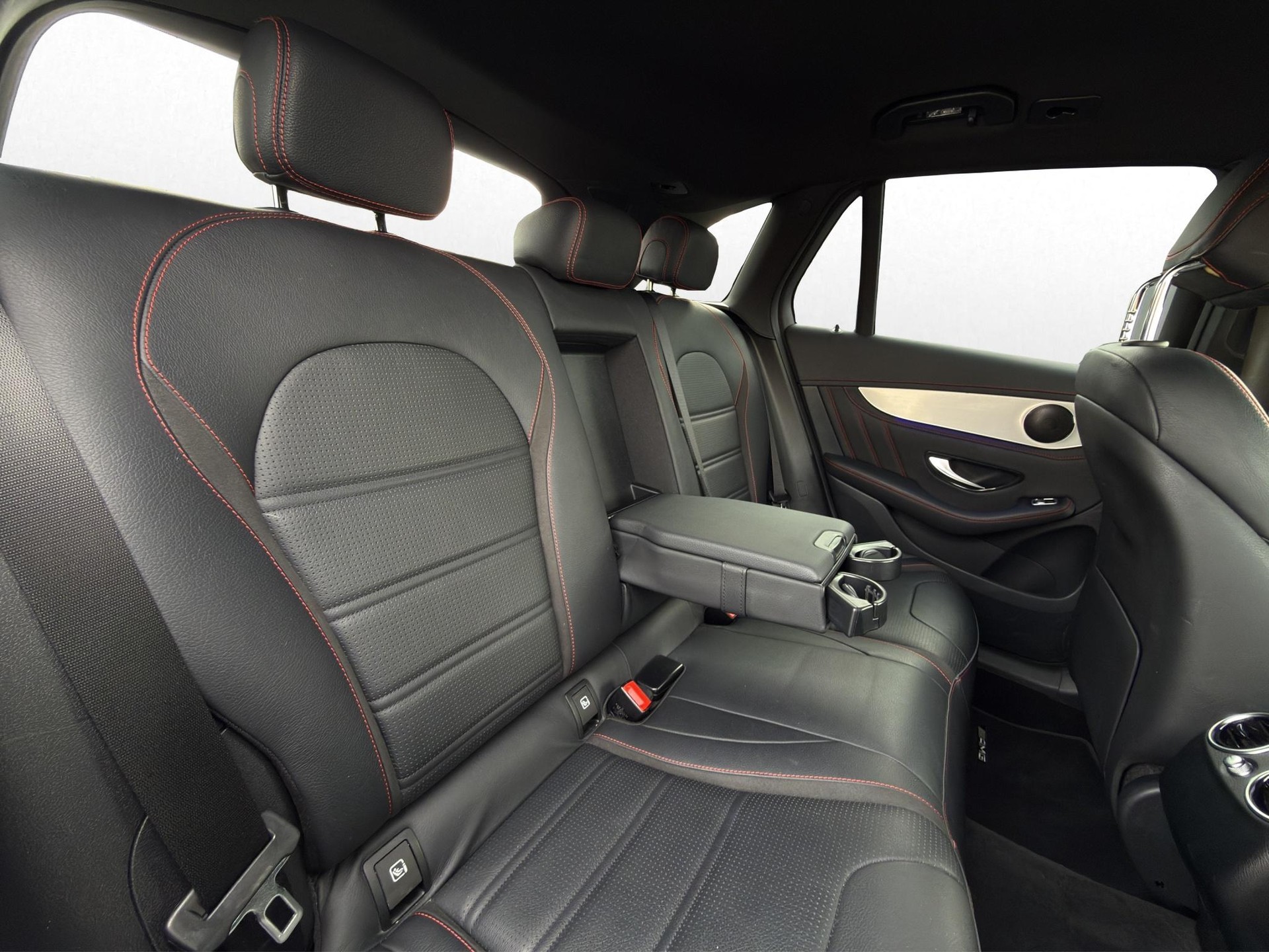 MERCEDES-BENZ GLC 43 AMG 4m-image-28
