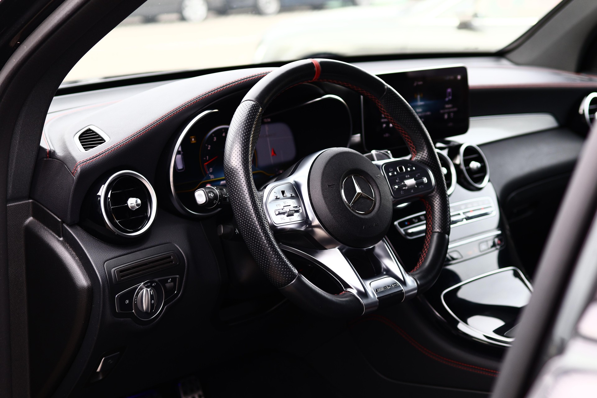 MERCEDES-BENZ GLC 43 AMG 4m-image-13