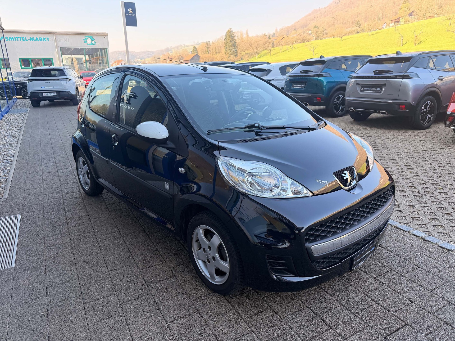 PEUGEOT 107 1.0 Trendy-image-3