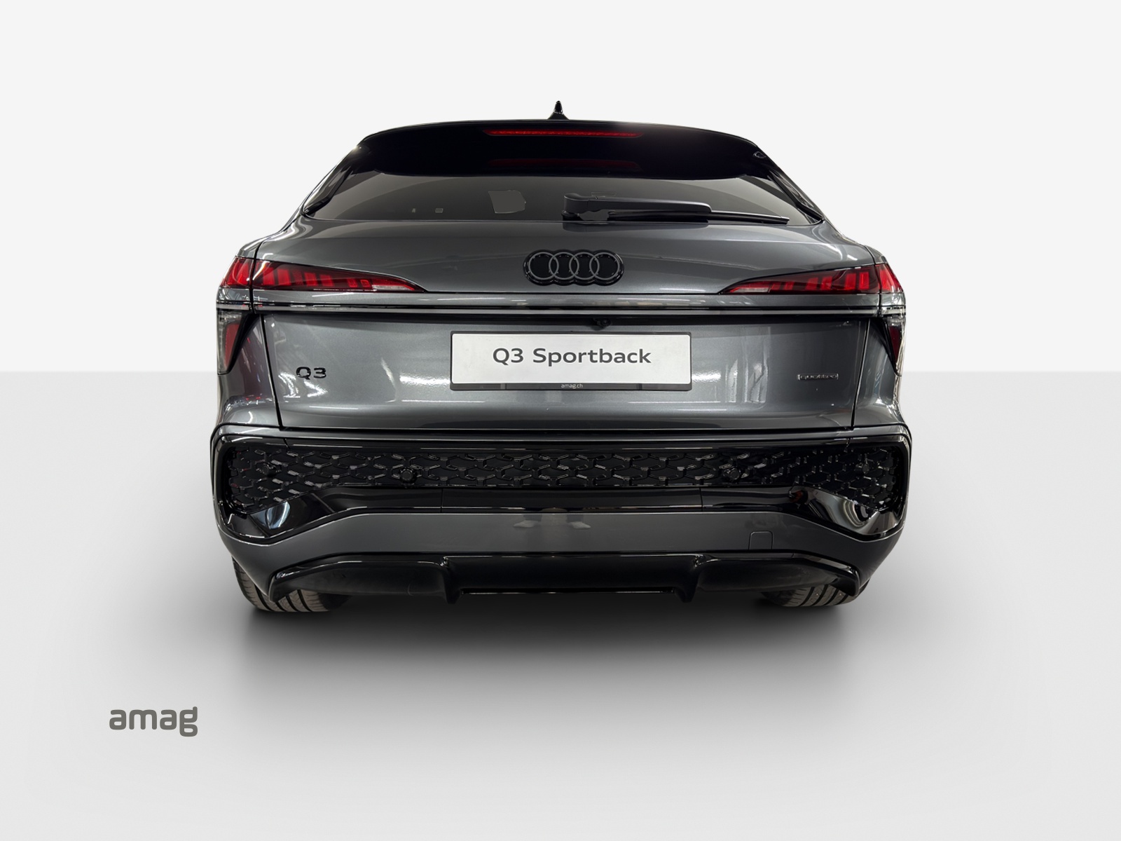 AUDI Q3 Sportback TFSI quattro 195 kW S tronic-image-3