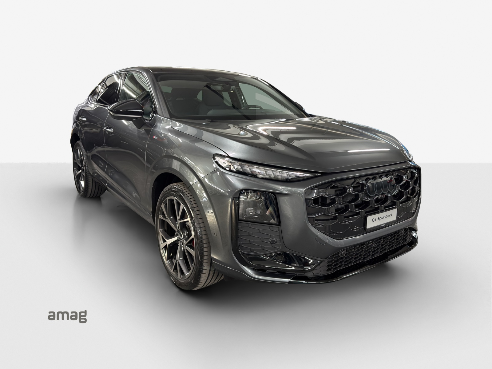 AUDI Q3 Sportback TFSI quattro 195 kW S tronic-image-5