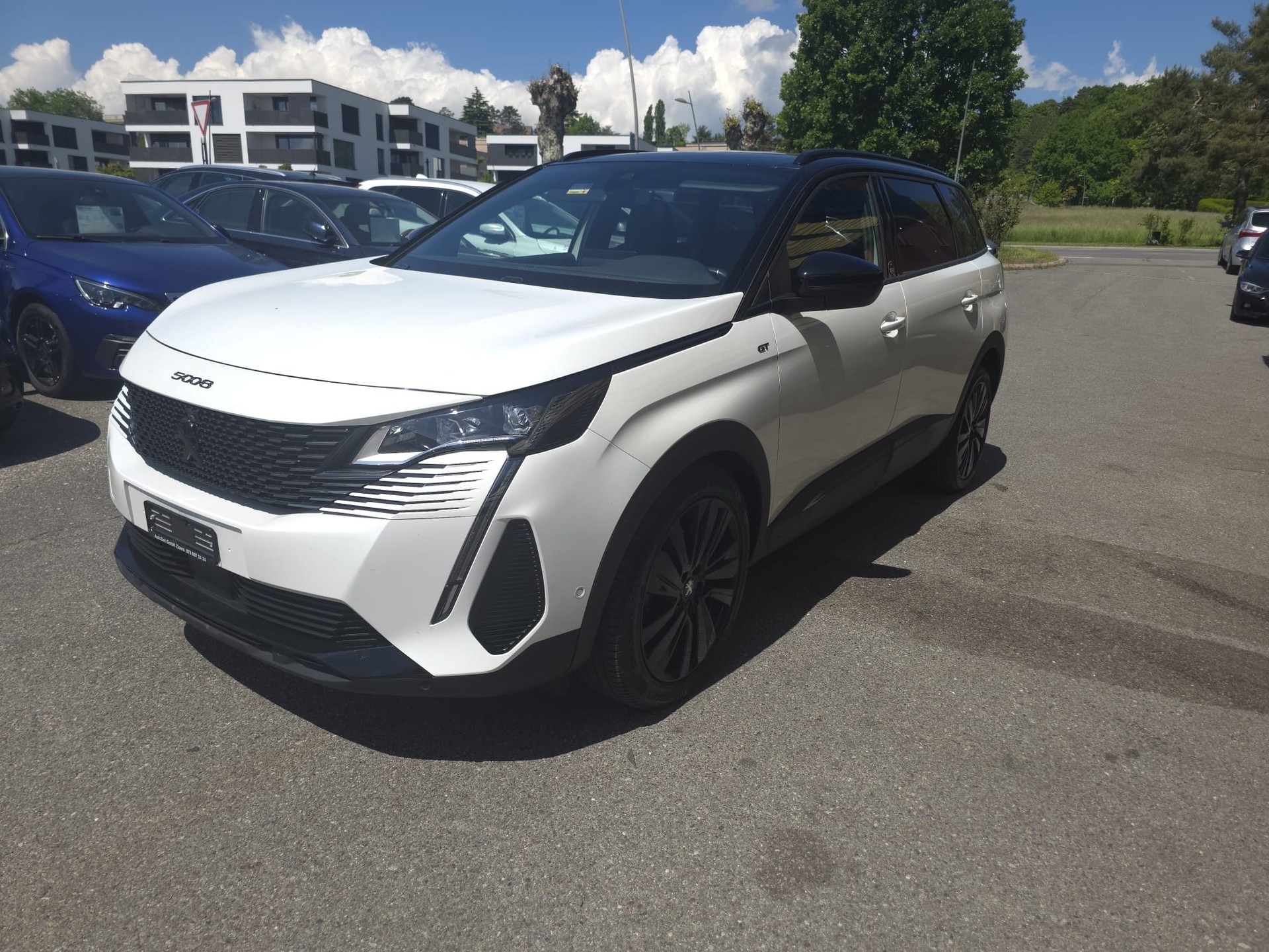 PEUGEOT 5008 1.6 Mountain Édition GT EAT8-image-3