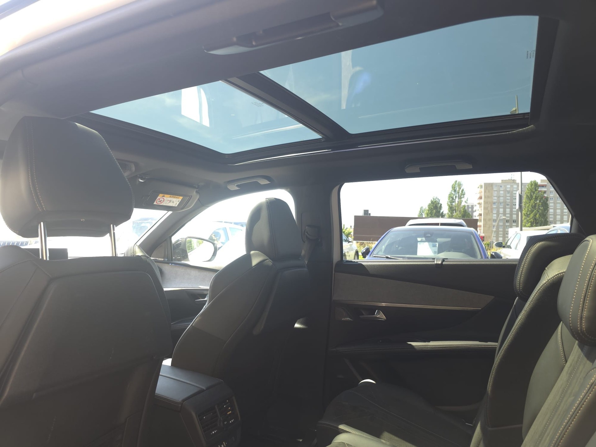 PEUGEOT 5008 1.6 Mountain Édition GT EAT8-image-8