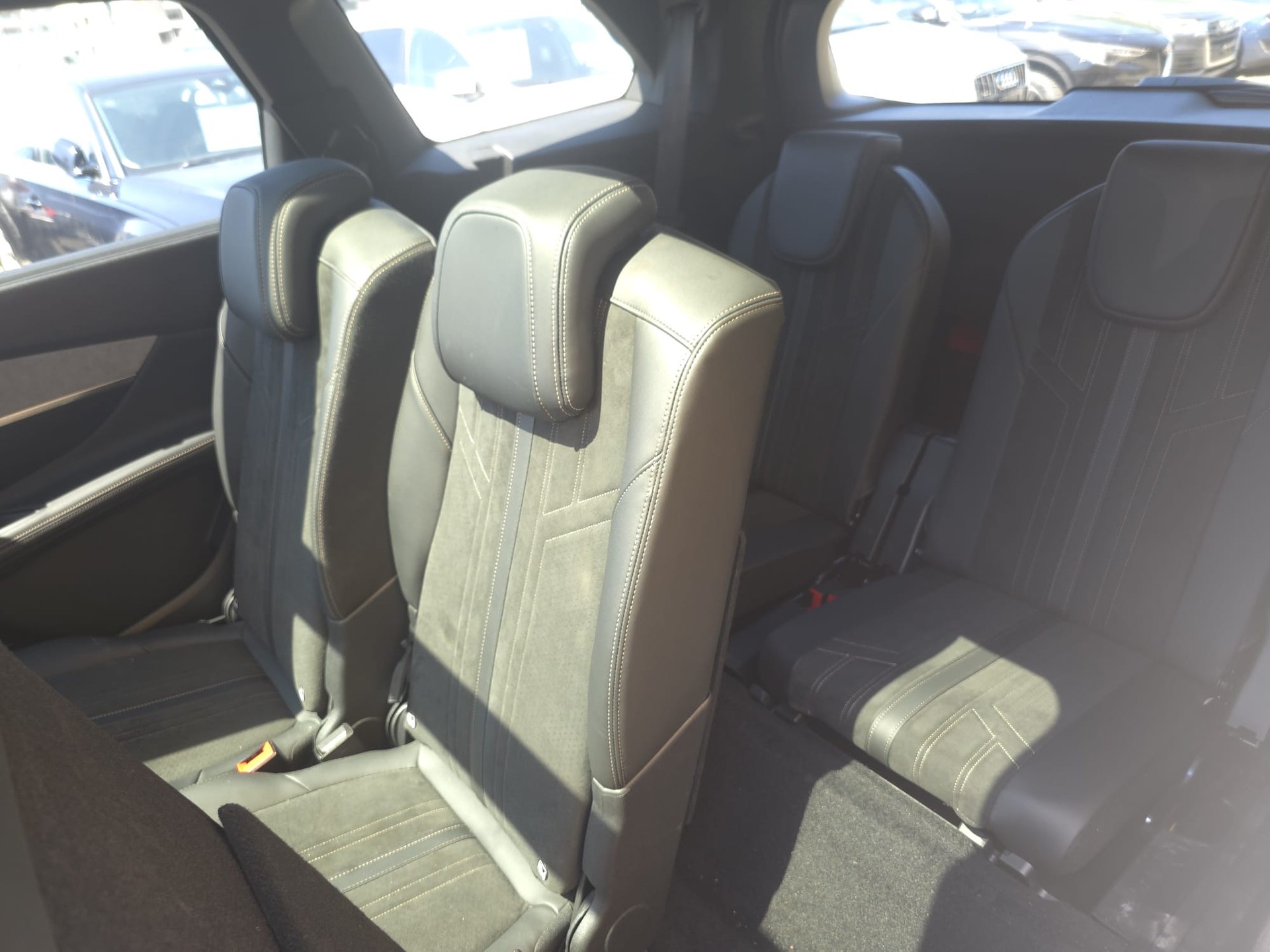 PEUGEOT 5008 1.6 Mountain Édition GT EAT8-image-7