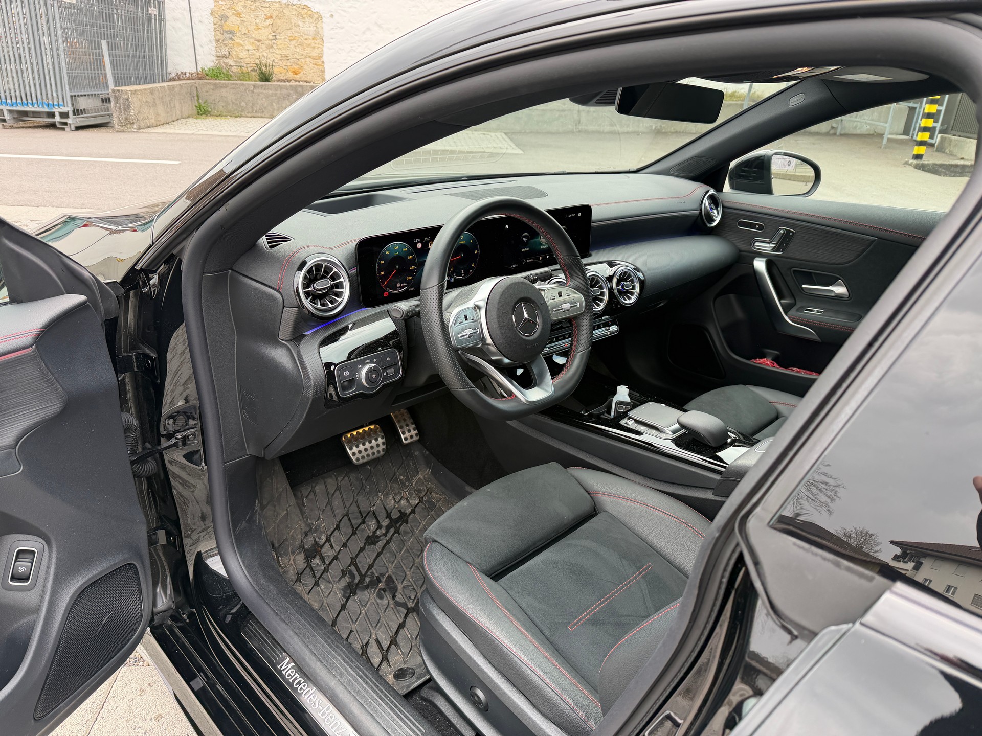 MERCEDES-BENZ CLA 220 d 4Matic AMG Line 8G-DCT-image-7